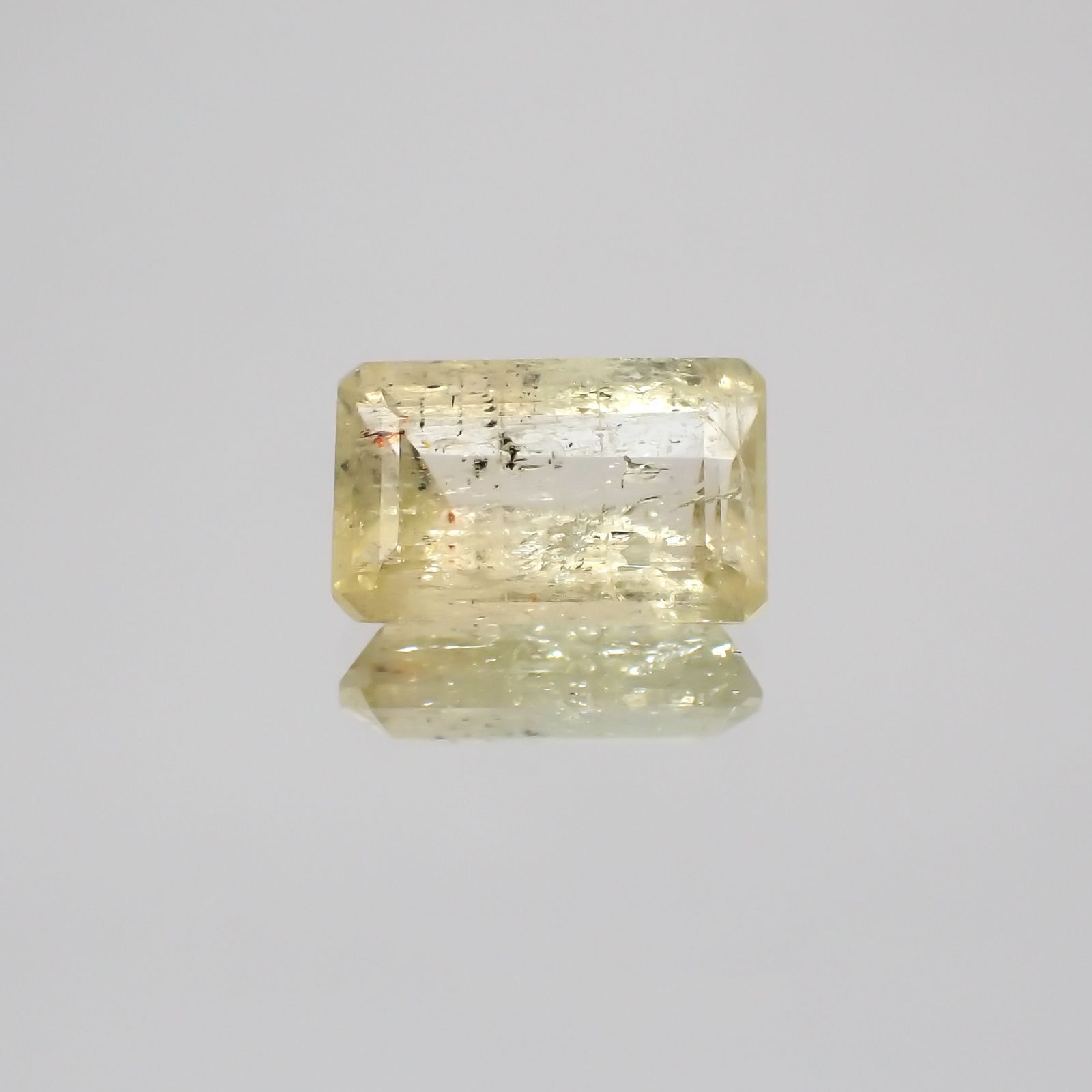 インペリアルトパーズ(宝石名トパーズ)ブラジル産 1.99ct 識別済[230522038]9.1x5.6mm前後