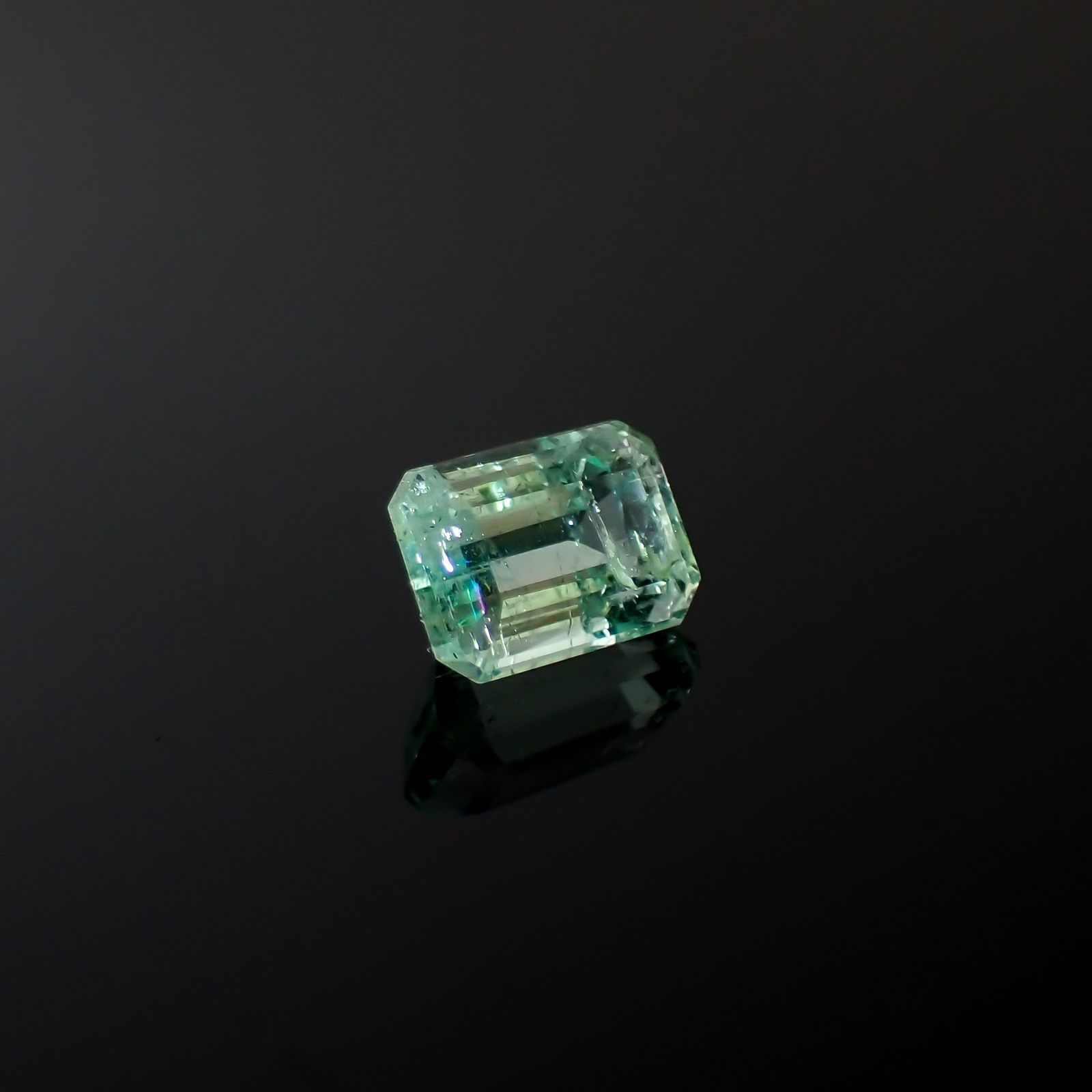 パステルカラーエメラルド コロンビア産 1.12ct[240225963]6.8x4.9mm前後