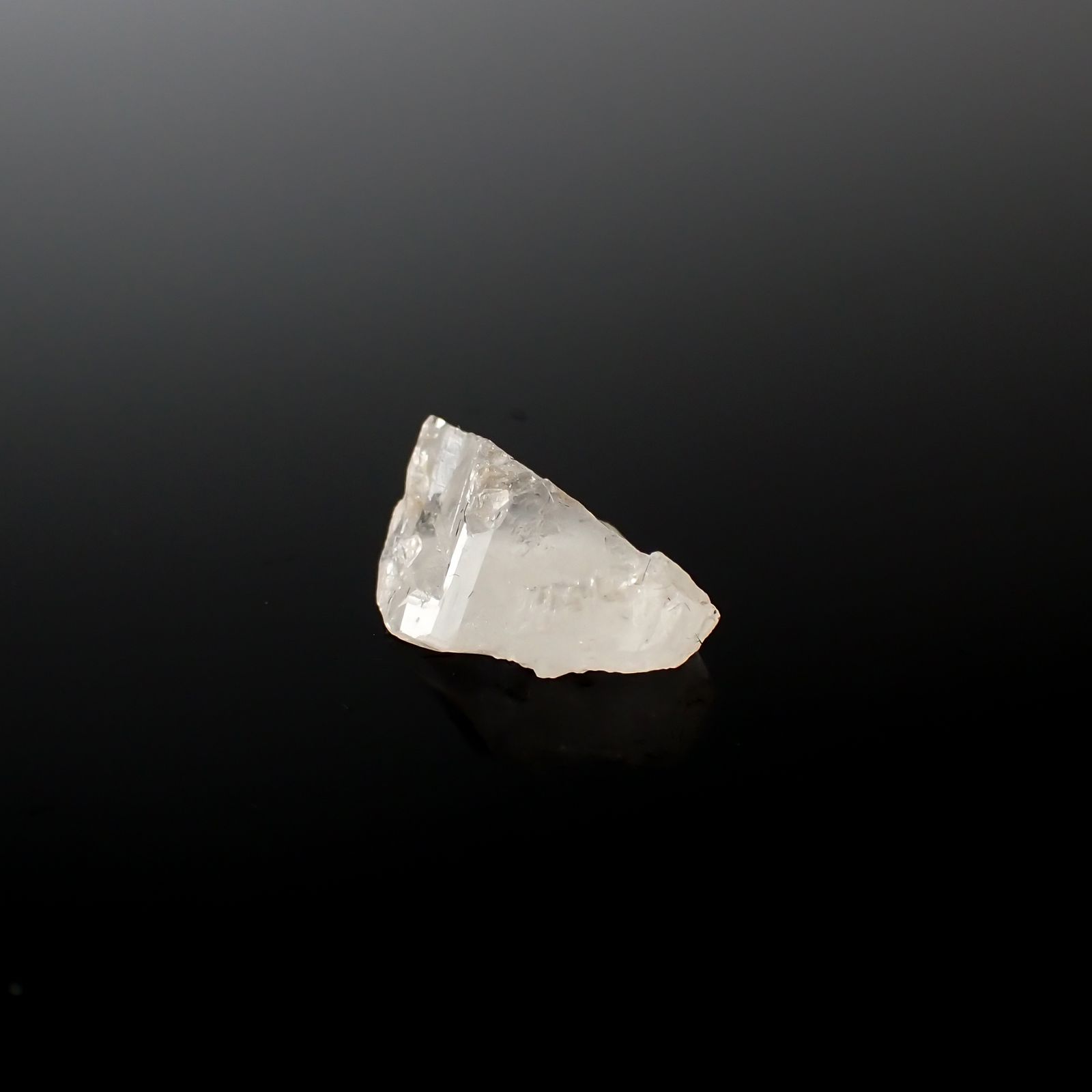 フェナカイト 原石 ウクライナ産 2.75ct[240326808]12x8.5mm前後