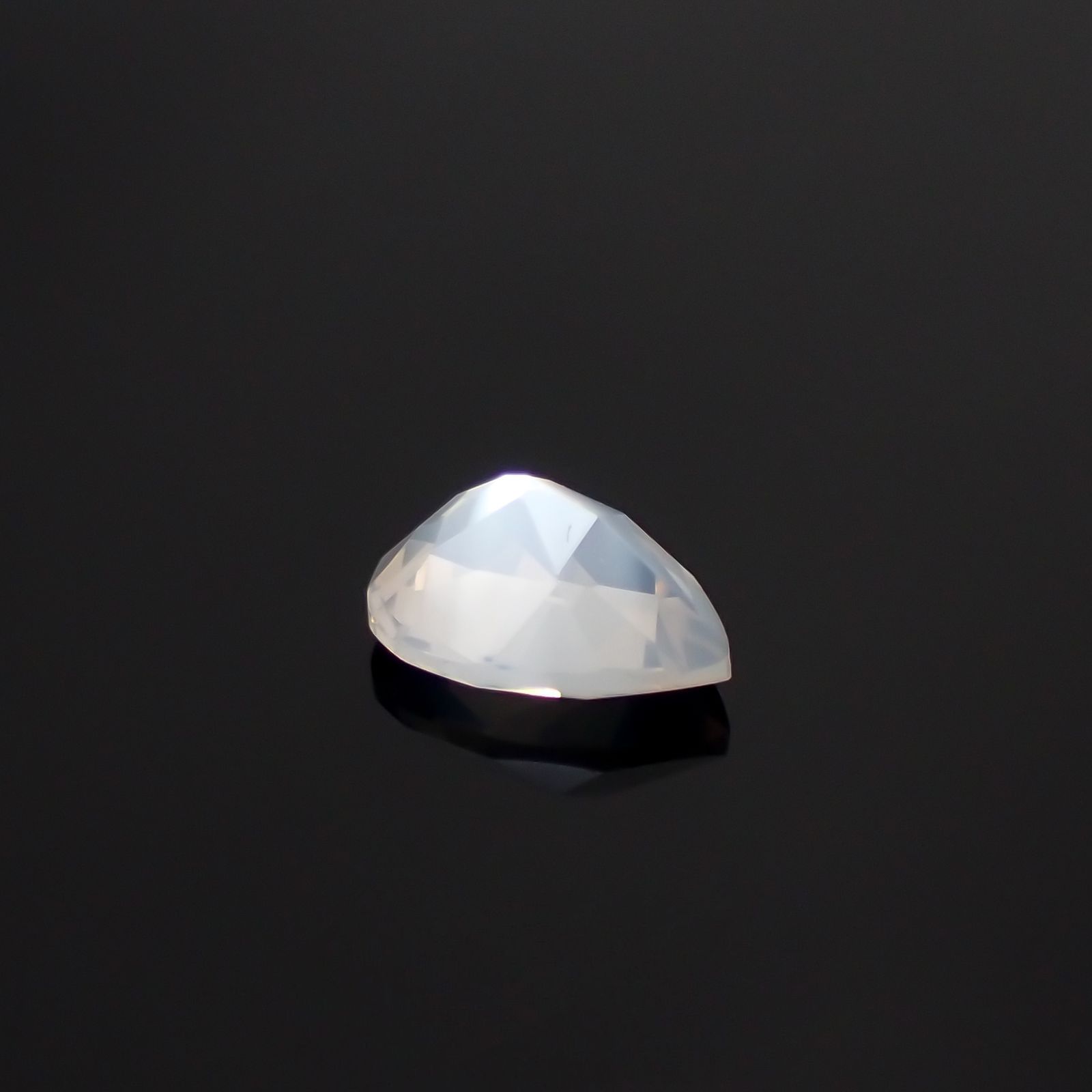 ムーンストーン(宝石名ムーンストーン) インド/スリランカ産 0.58ct 識別済[210611356]7.1×5mm前後