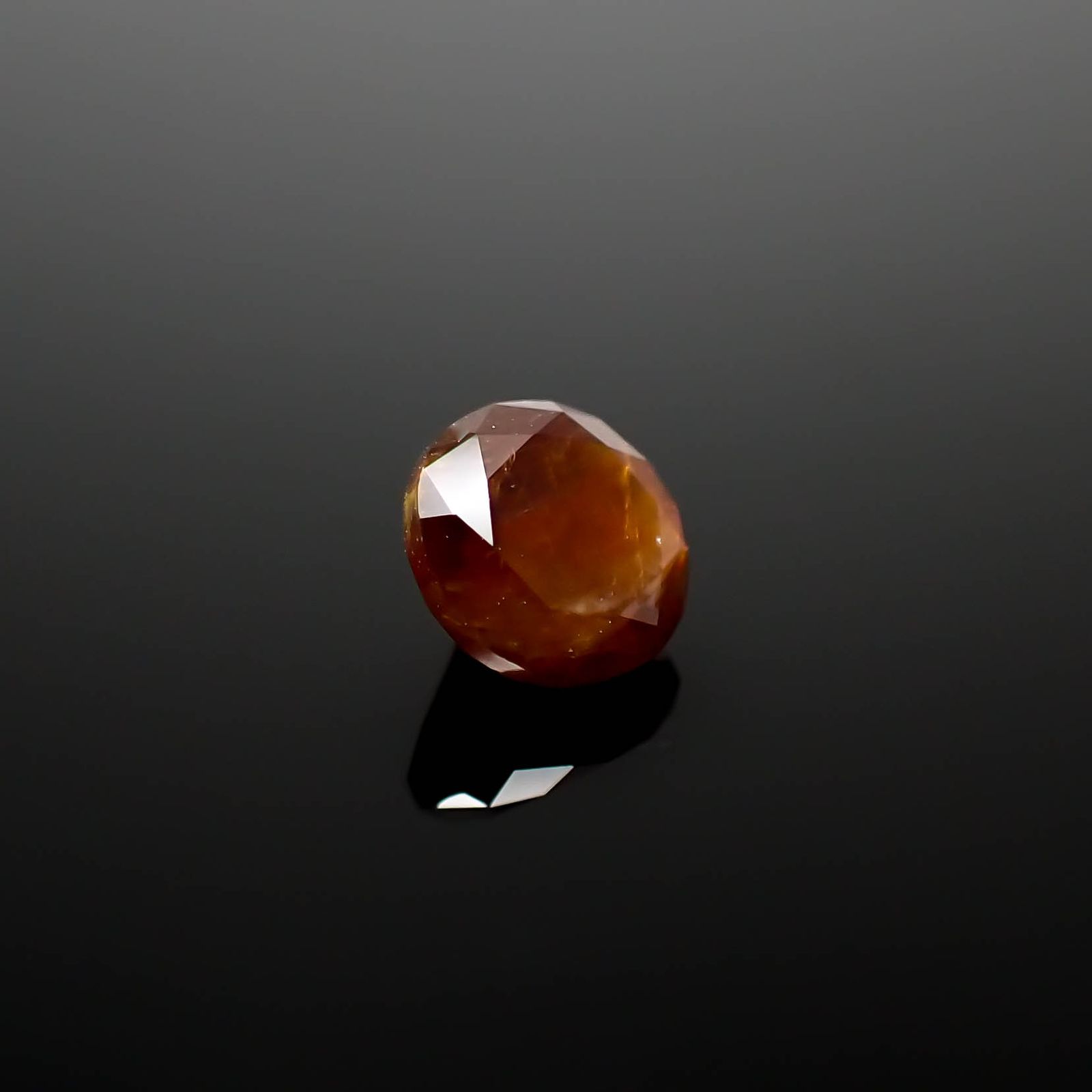 レインボーガーネット 日本・奈良県産 0.98ct[240125525]5.7x5.6mm前後