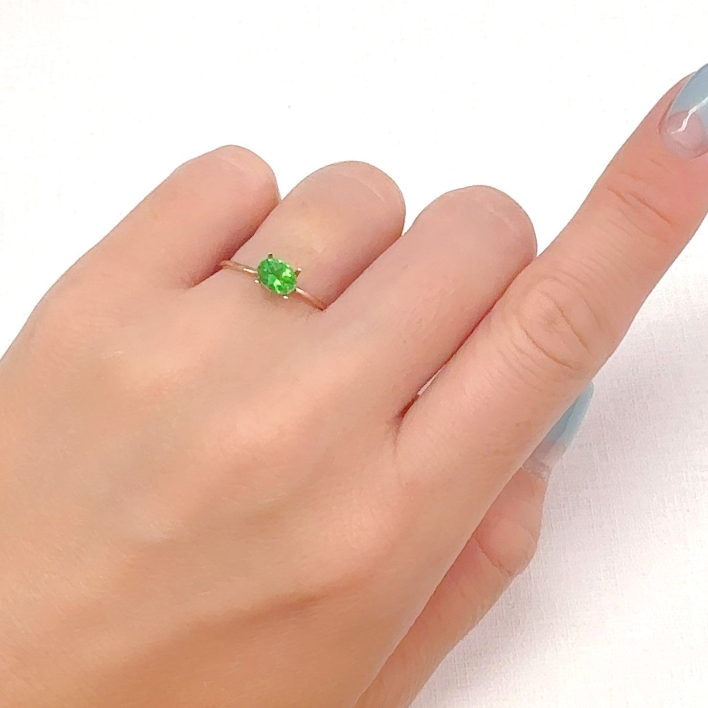 パライバトルマリン ブラジル・パライバ州バターリャ鉱山産 0.49ct[240928735]5.9x4.5mm前後