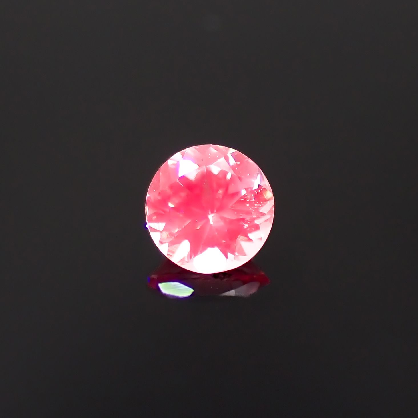 シルキーピンクスピネル タンザニア産 0.29ct[230421563]3.9x3.9mm前後