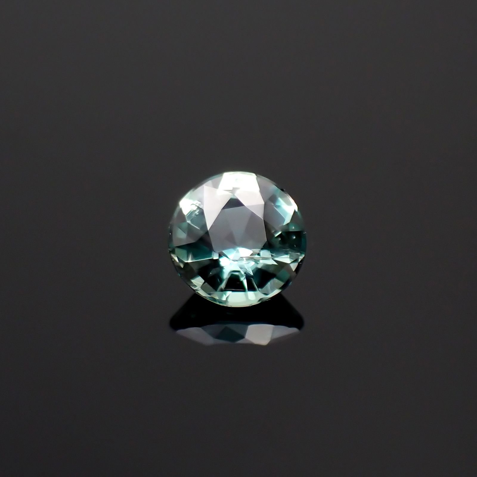 アレキサンドライト(宝石名アレキサンドライト)ブラジル産/EmeraldMains社製 0.132ct ソ付(彩珠)[231224614]3x3mm前後