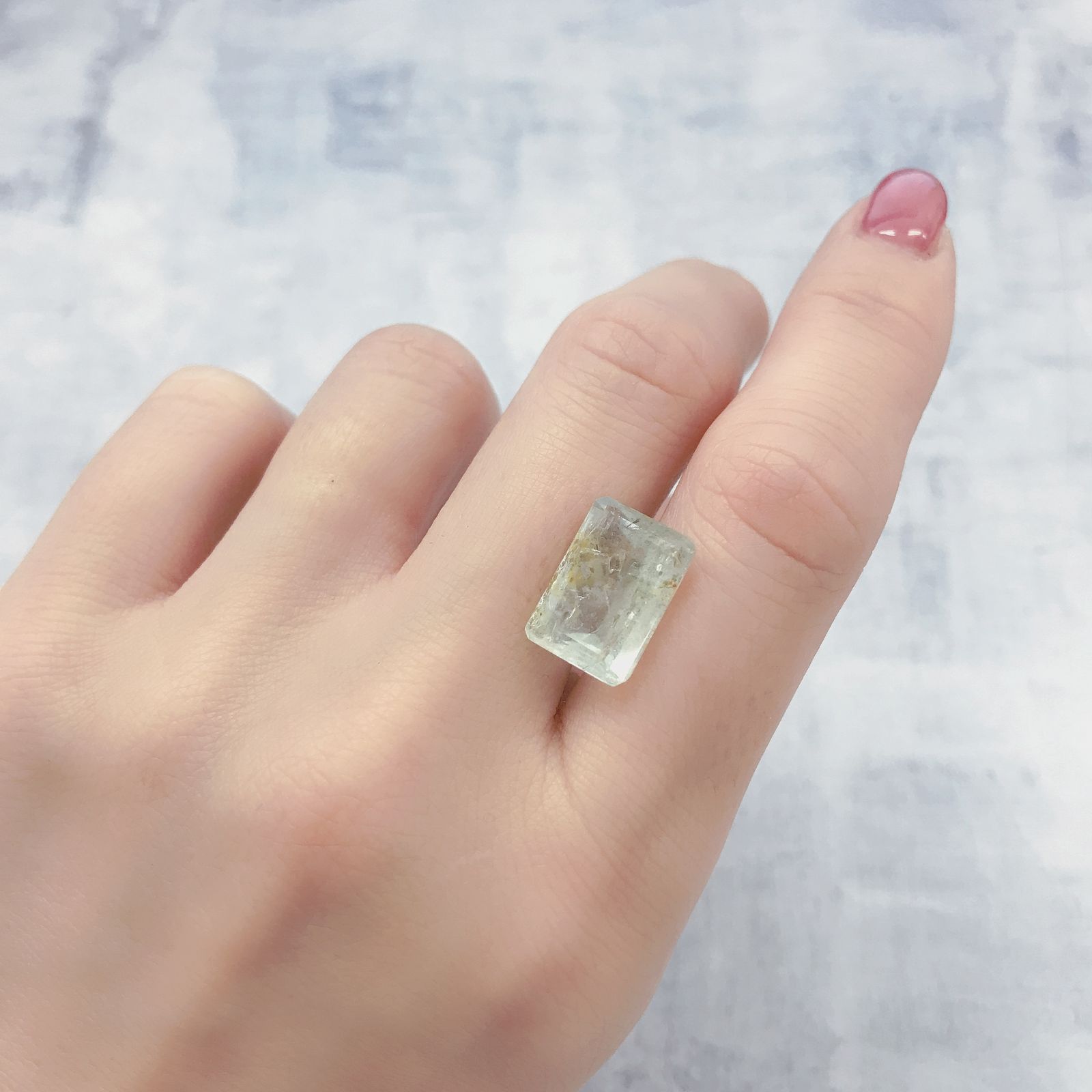 オーロラアクアマリン ブラジル産 6.39ct[220114409]13.9x9.9mm前後