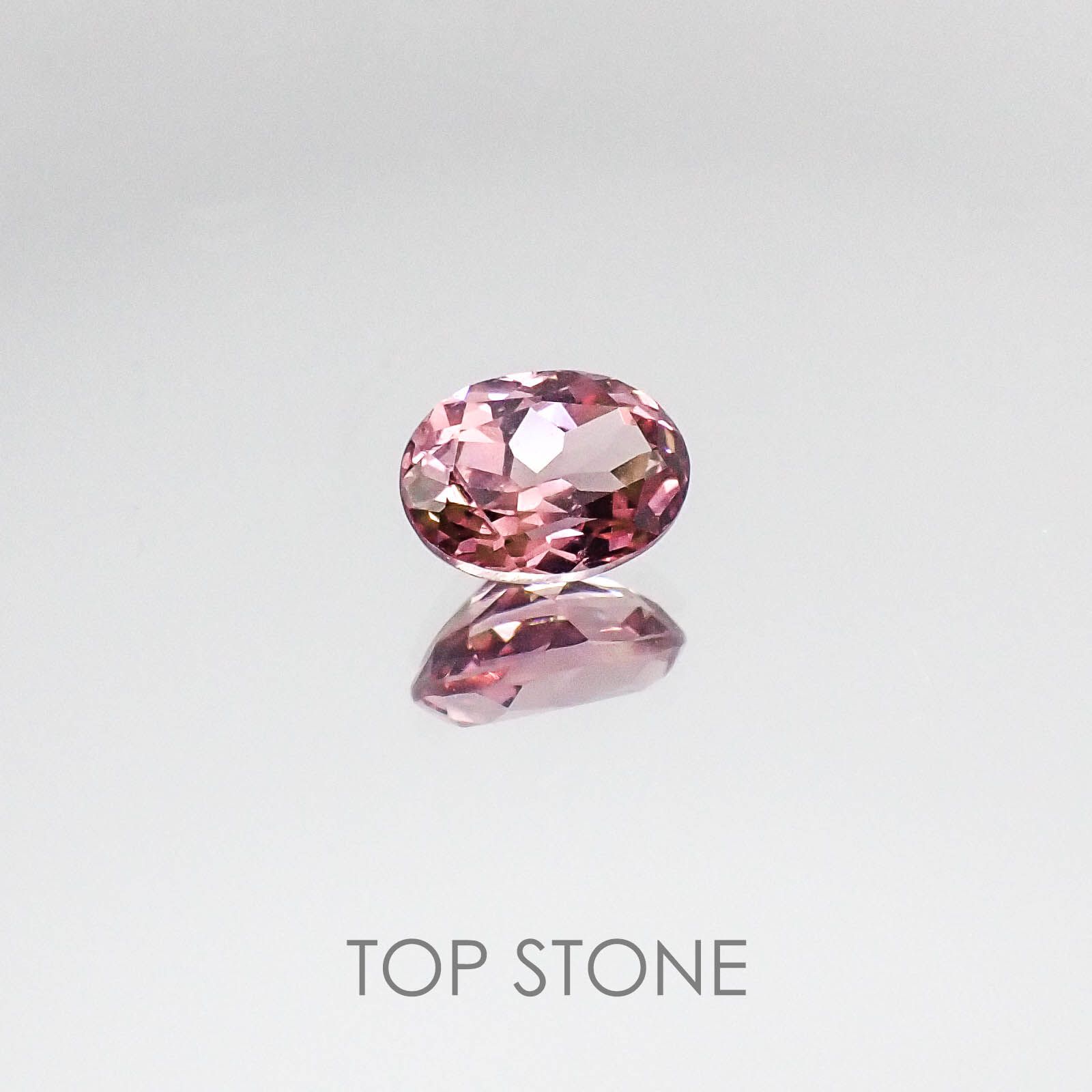 カラーシフト マラヤガーネット(宝石名ガーネット)タンザニア・マヘンゲ産 1.04ct 識別済[220717107]6.8x5mm前後