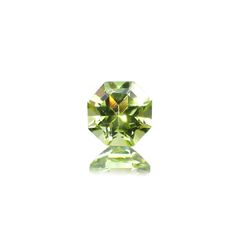 ◇オクタゴンカット◇ペリドット(宝石名ペリドット) パキスタン産 0.63ct 識別済 [210913109]5.1×5mm前後