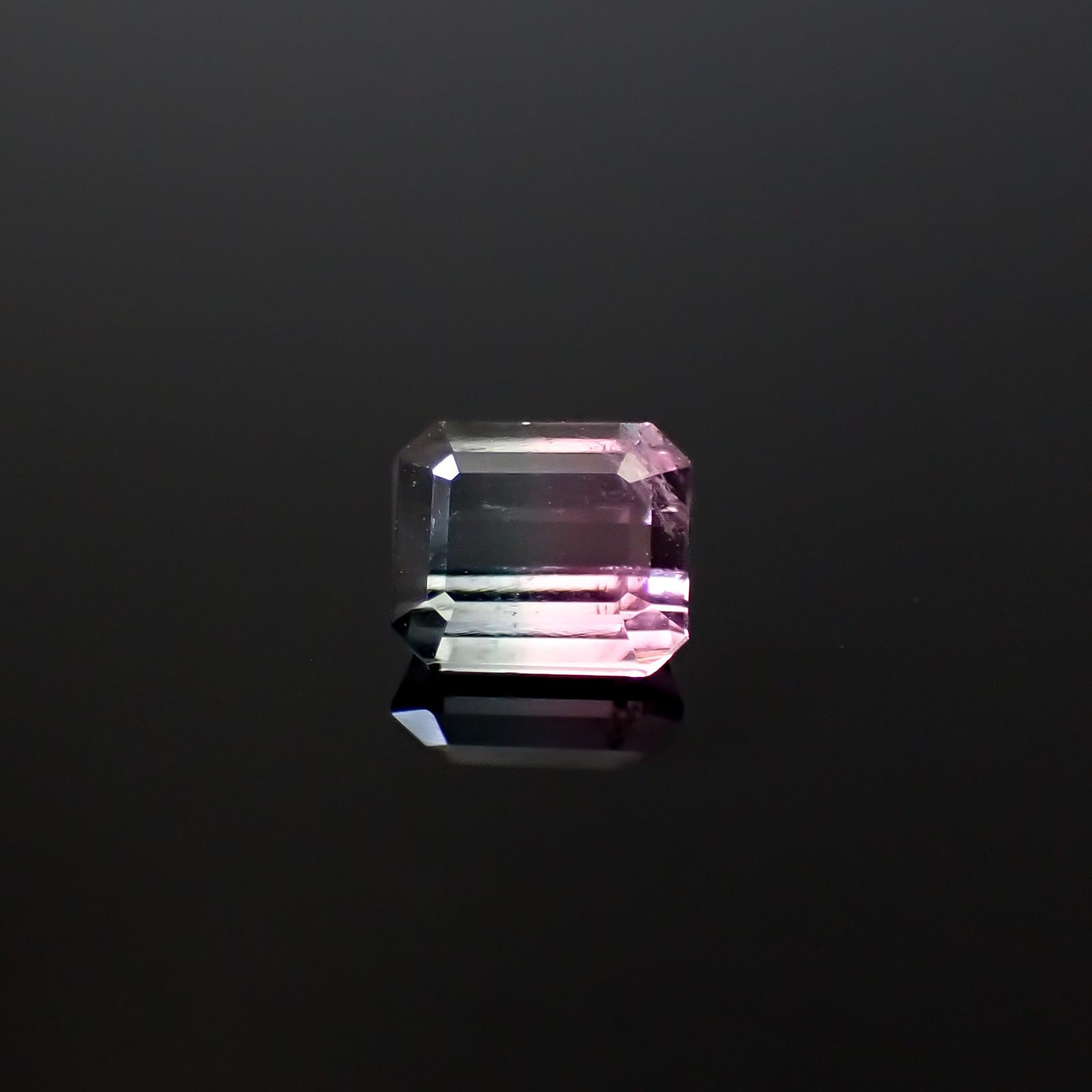 バイカラートルマリン アフガニスタン産 0.67ct [250329959]5.3x4.7mm前後