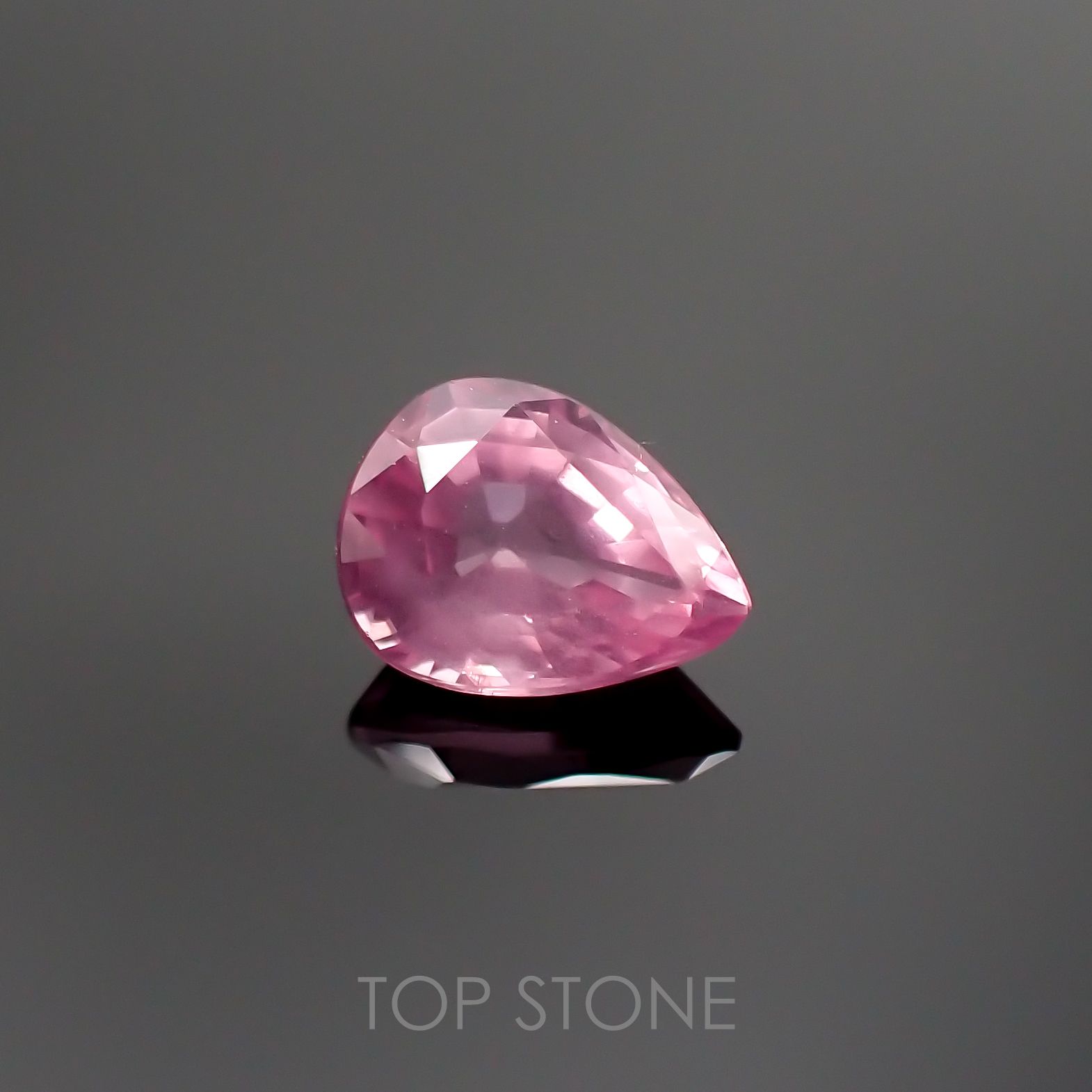 シルキーピンクスピネル タンザニア産 ルース 0.72ct[210912902]6.4×4.8mm前後