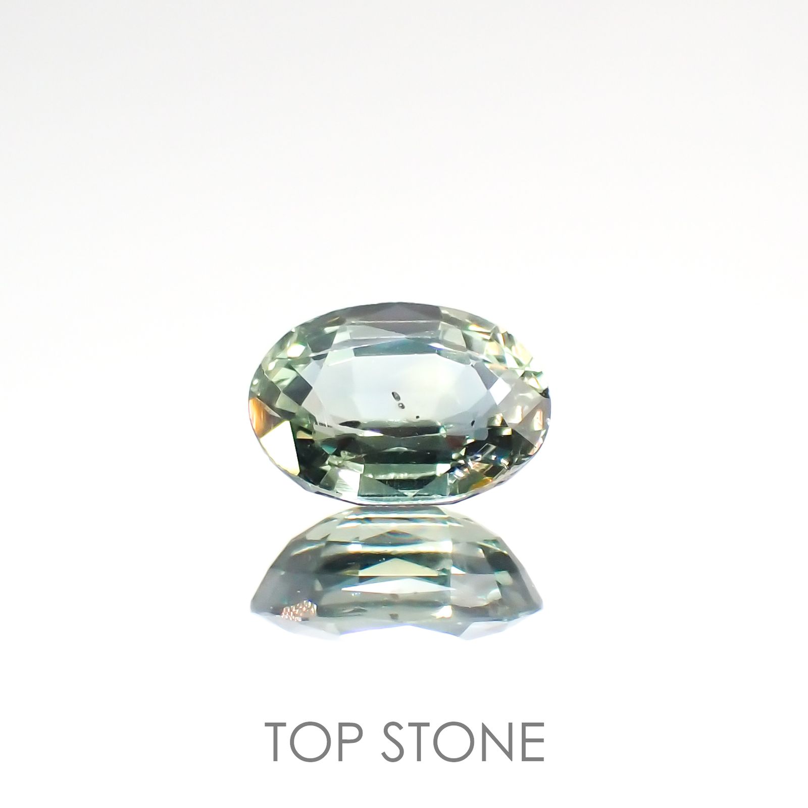 バイカラーサファイア(宝石名サファイア) マダガスカル/スリランカ産 1.617ct ソ付(彩珠)[210912479]7.9×6mm前後