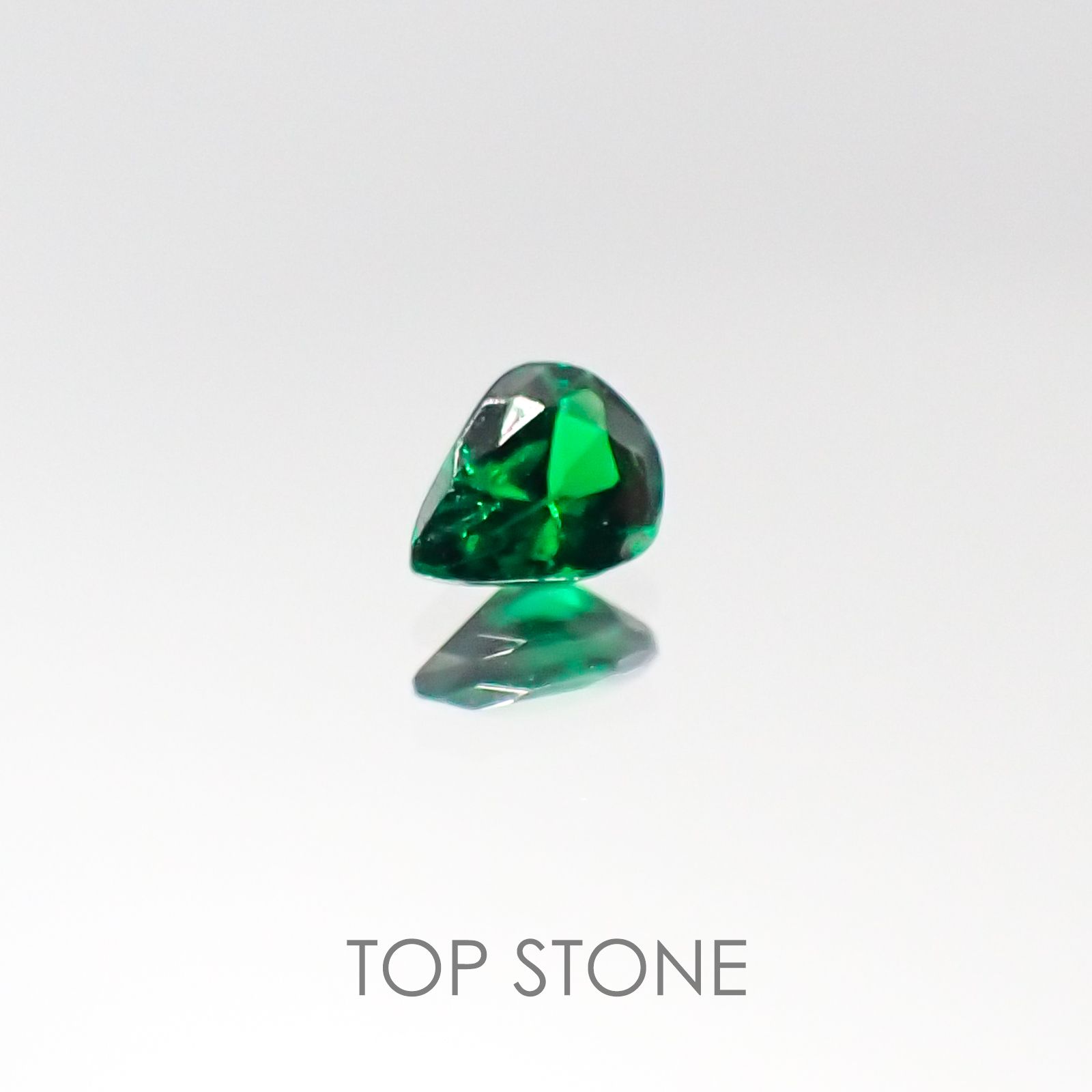 ツァボライト タンザニア産 ルース 0.24ct[20095714]4.4×3.6mm前後