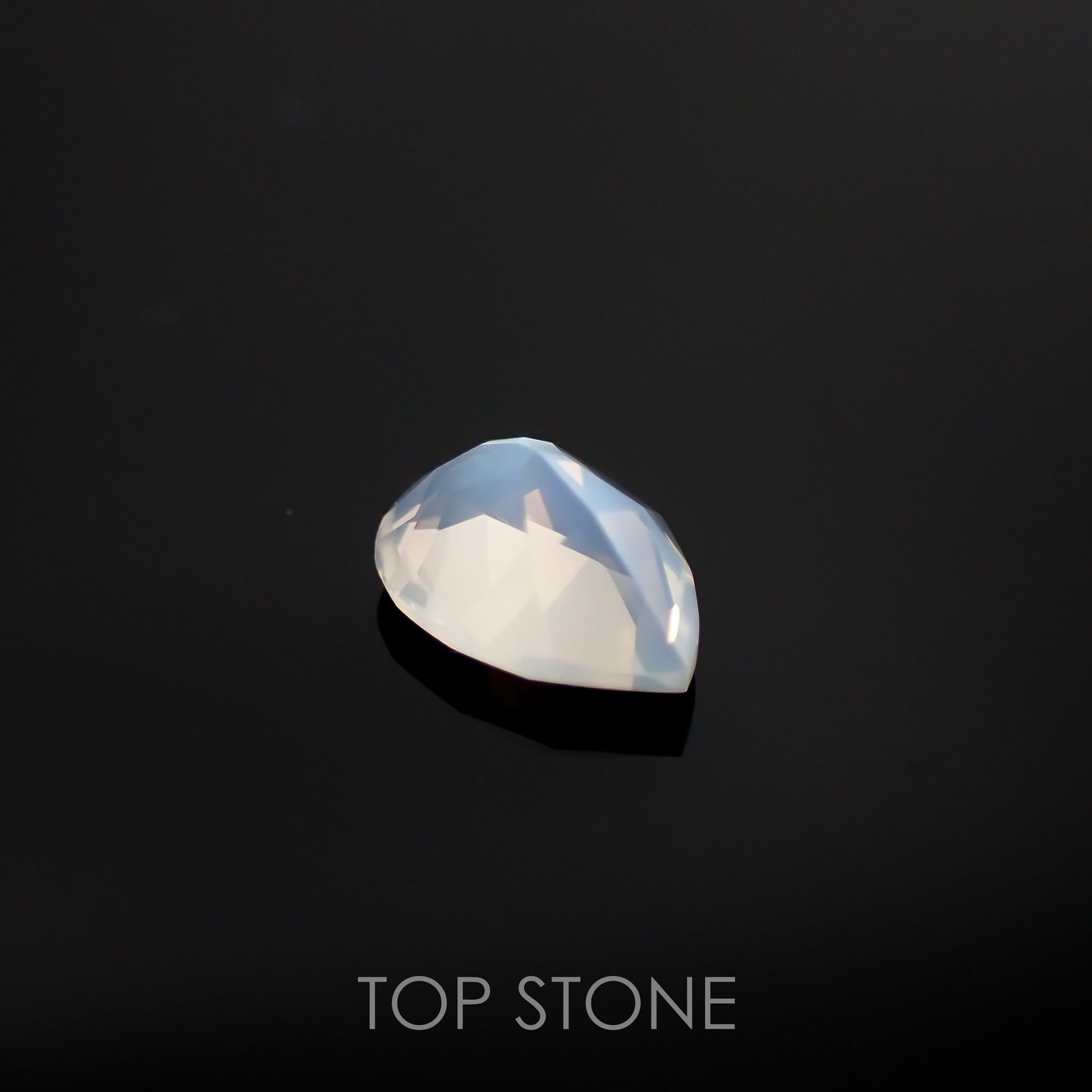 ムーンストーン インド・スリランカ産 ルース 0.59ct[210611355]7.1×5.1mm前後