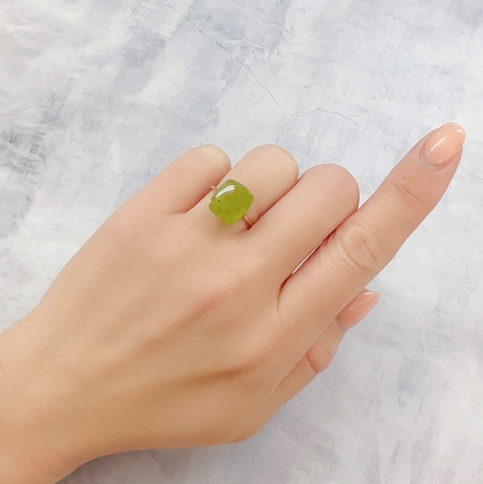 グリーンオパール ブラジル・アマゾン産 4.45ct[230120064]11.5x10.4mm前後