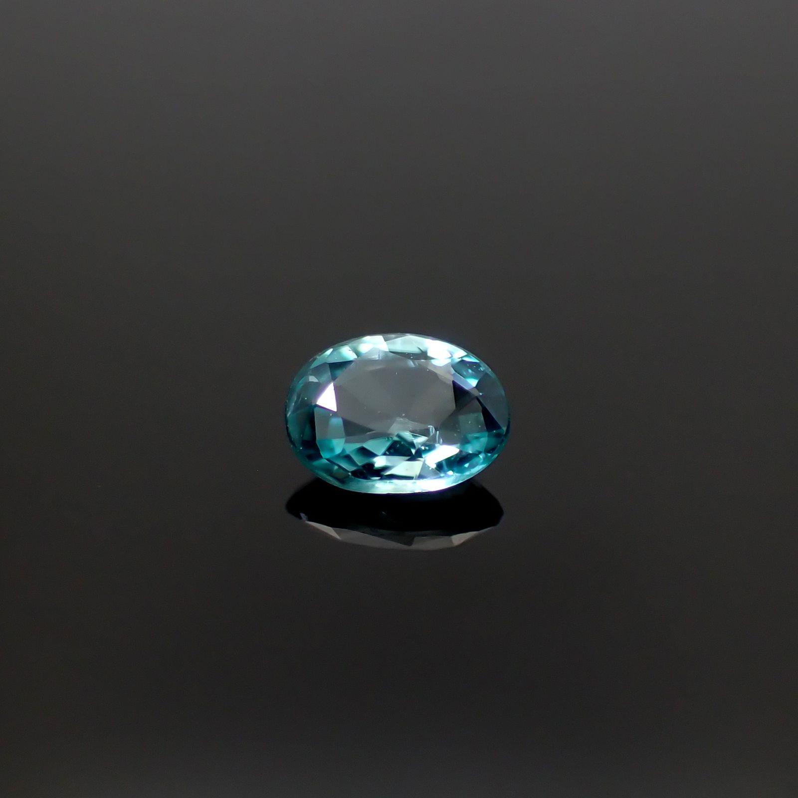 グランディディエライト(宝石名グランディディエライト)マダガスカル産 0.13ct 識別済[241229536]3.8x2.9mm前後