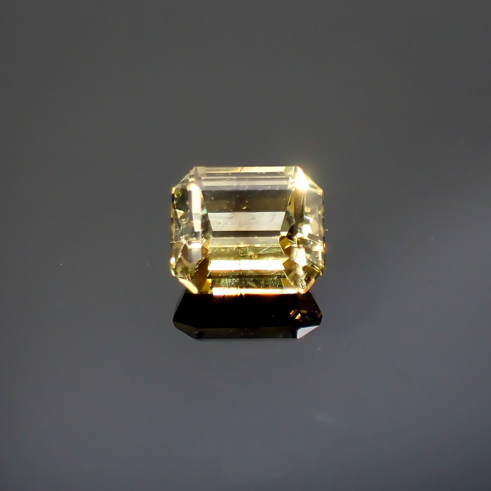 カラーバンドクリソベリル(宝石名クリソベリル)マダガスカル産 0.74ct 識別済[220114192]5.2x4.5mm前後
