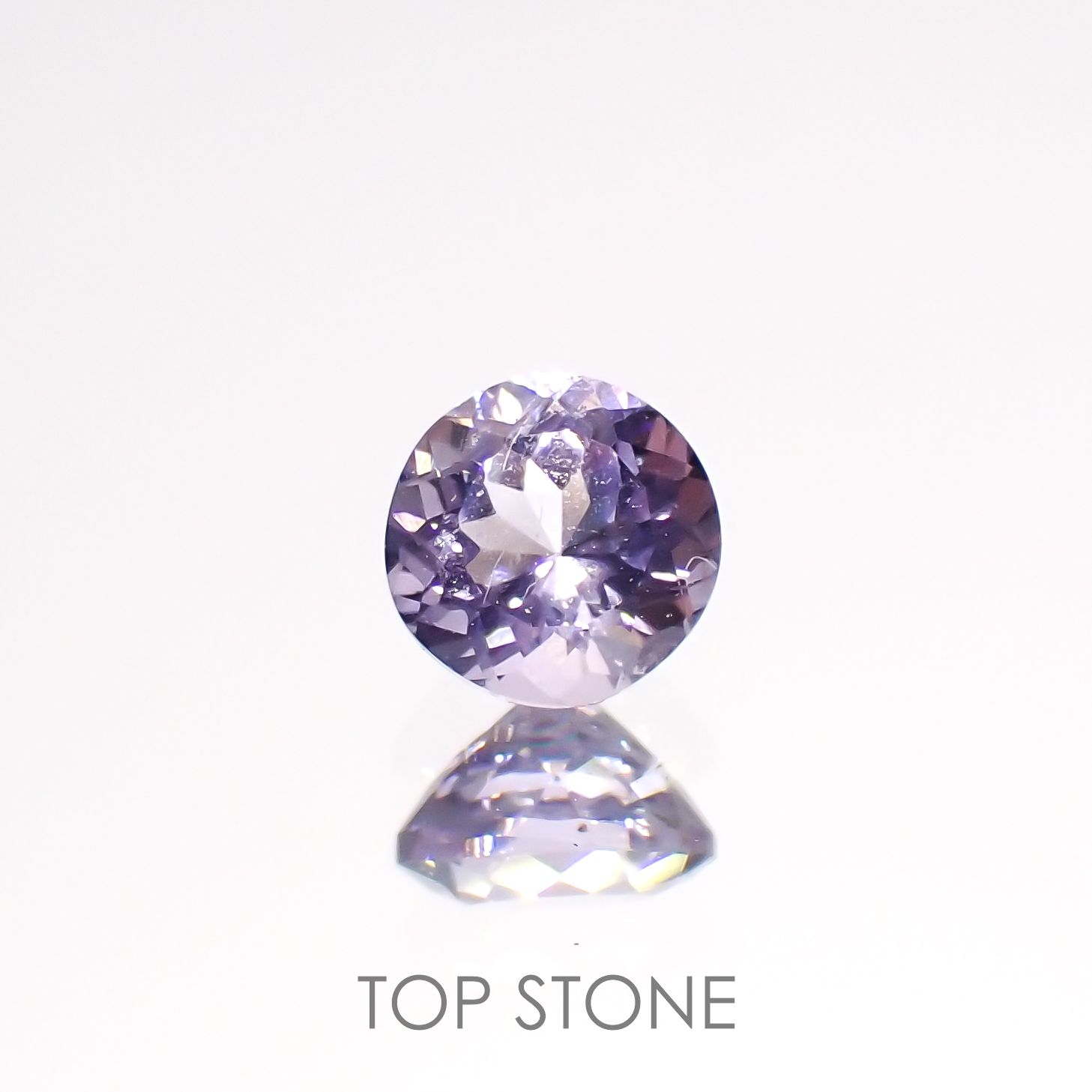 マリアライト(宝石名パープル・スキャポライト)スリランカ産 0.37ct 識別済[220114872]4.7x4.6mm前後