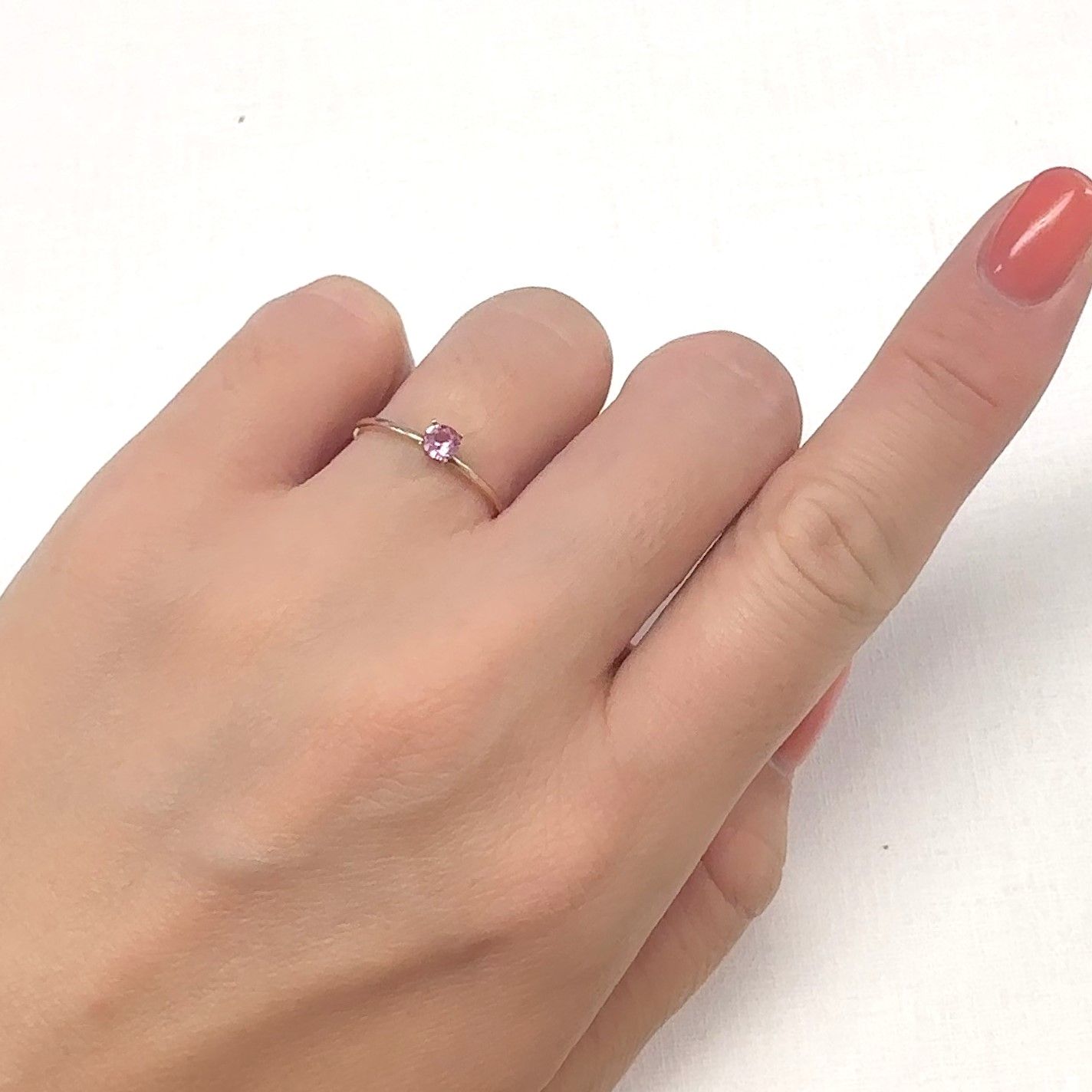 ピンクサファイア ベトナム産 0.19ct[240929065]3.5x3.5mm前後