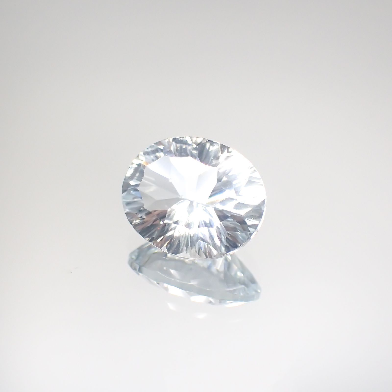 ◇コンケーブカット◇アクアマリン(宝石名アクアマリン) アフリカ産 2.91ct 識別済[211013552]11.2×9mm前後