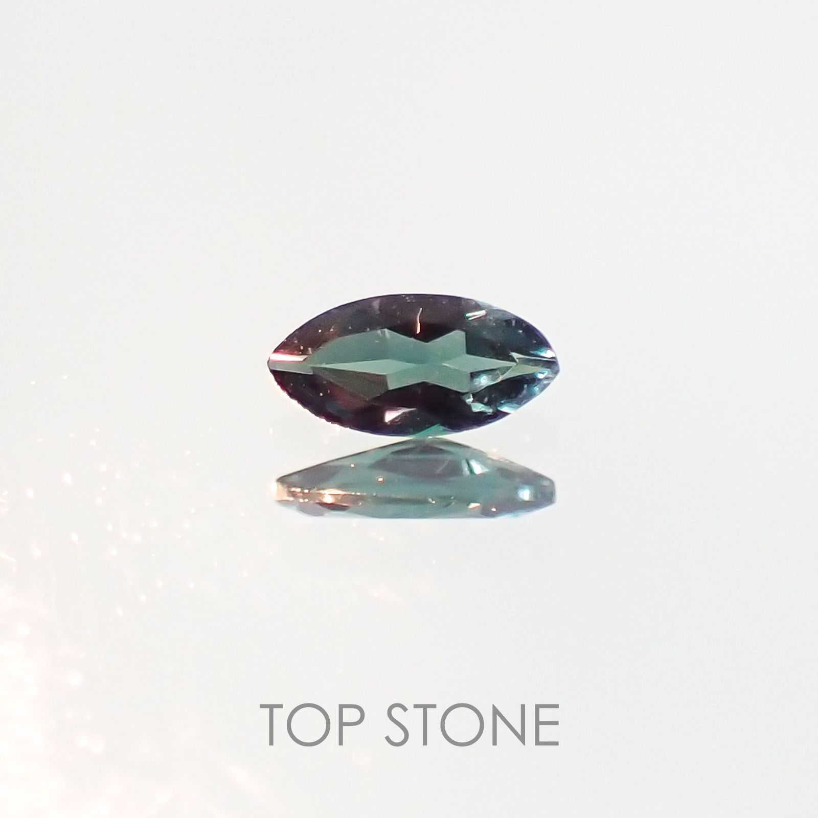 カラーチェンジガーネット(アレキタイプ) マダガスカル・ベキリー産 ルース 0.075ct[20106587]4.1×2.1mm前後