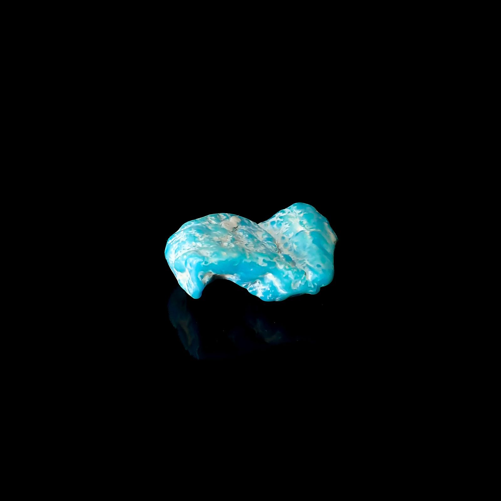 ターコイズ 原石 アメリカ・アリゾナ州キングマン産 6.13ct[240226367]16.8x12.3mm前後