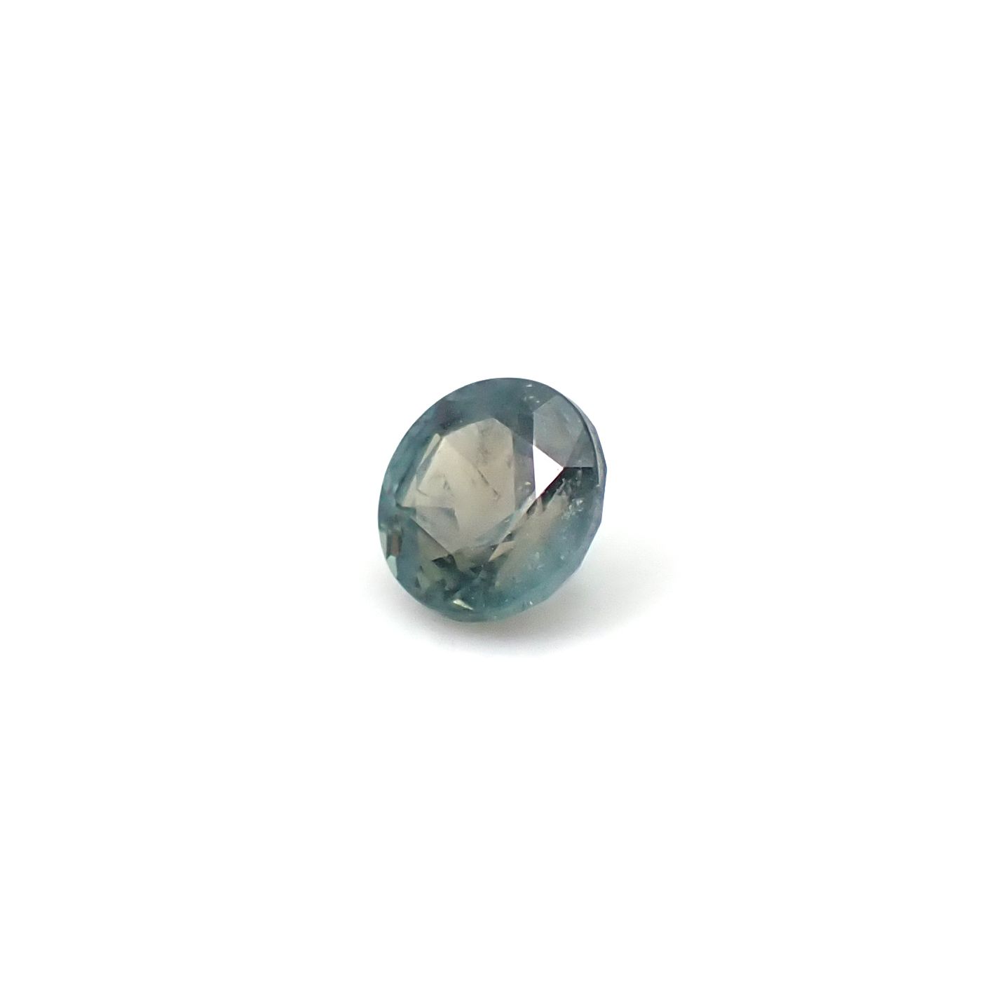 シルキーアレキサンドライト ブラジル・ミナスジェライス州ヘマチタ鉱山産 0.28ct / 3.7x3.7mm前後 [250931023]