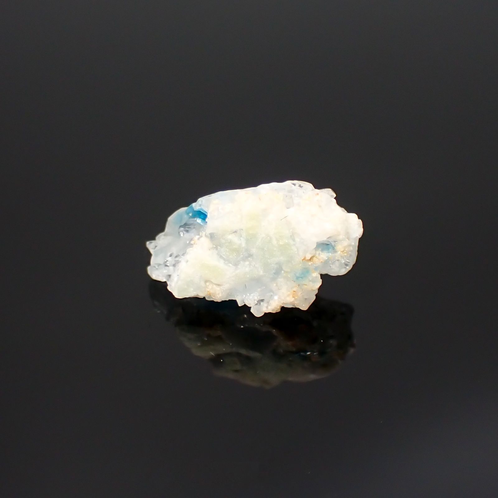 ユークレース 原石 ブラジル産 3.07ct[220515761]12.1x6.1mm前後
