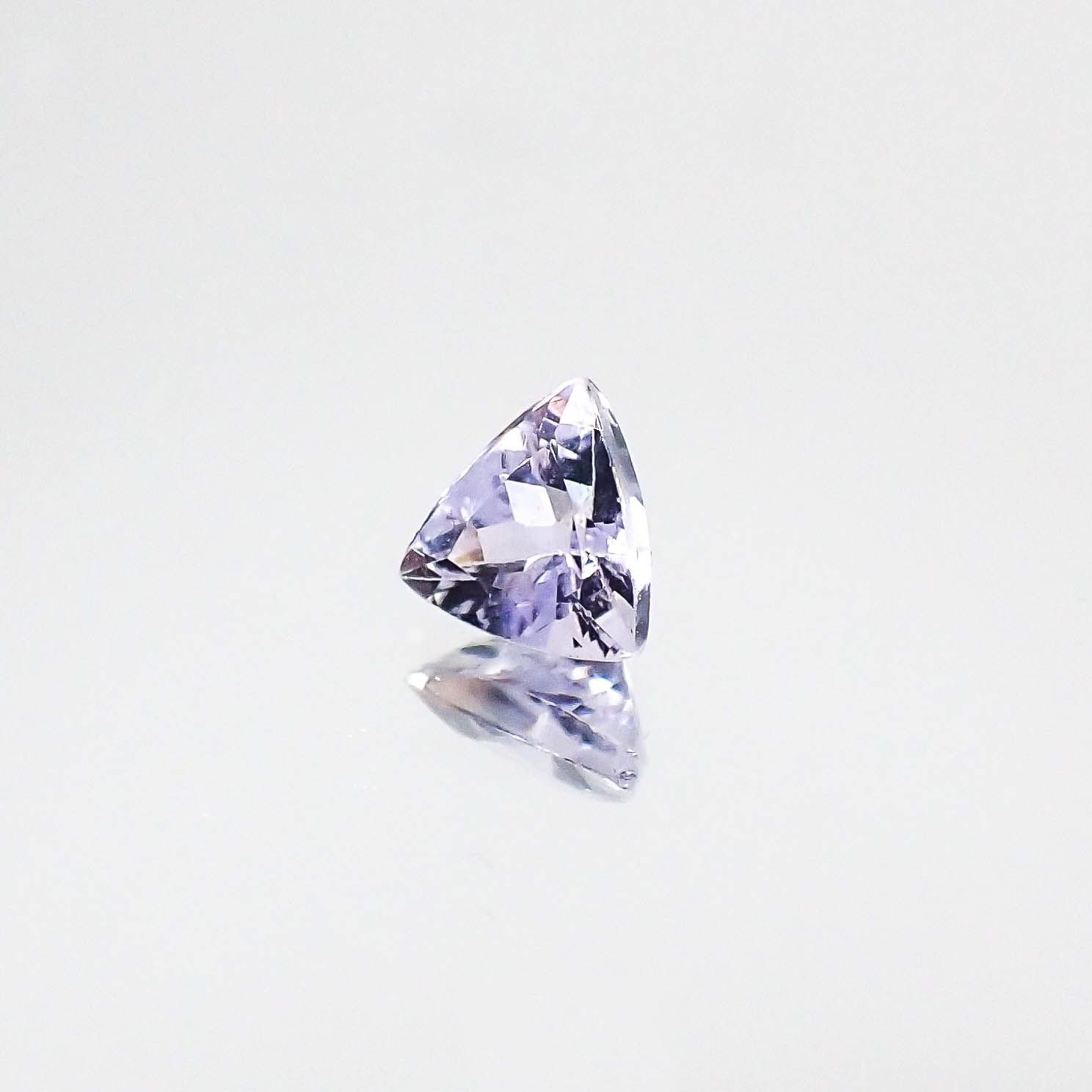 ラベンダーゾイサイト(宝石名ゾイサイト)タンザニア産 0.47ct 識別済[230622411]4.8x5.2mm前後