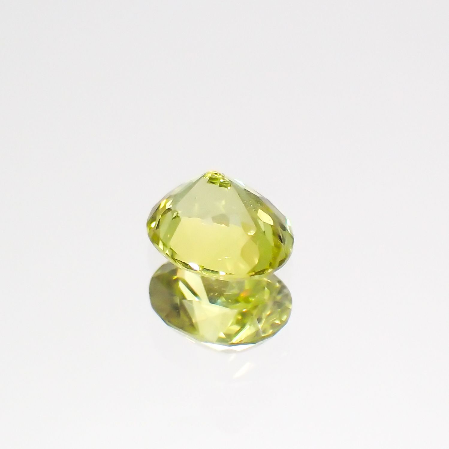 クリソベリル(宝石名クリソベリル)マダガスカル産 0.58ct 識別済[220114495]5.4x4.6mm前後