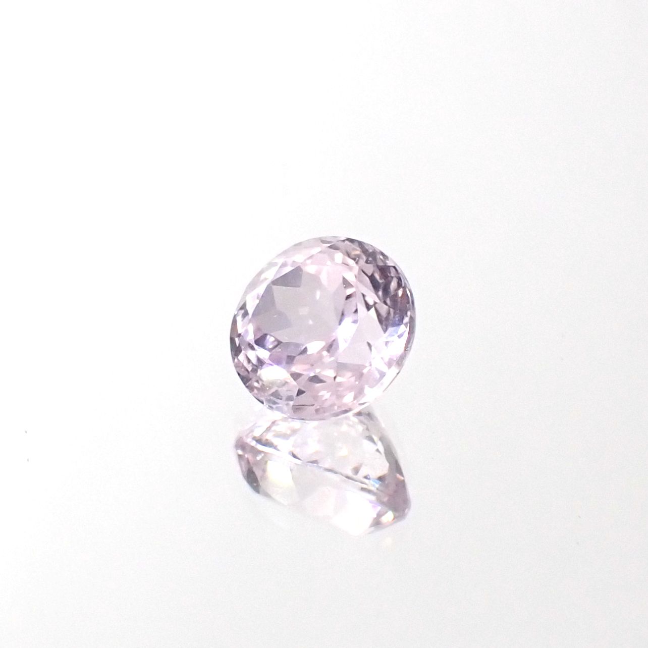 クンツァイト アフガニスタン産 1.15ct[231224775]6.2x6.2mm前後