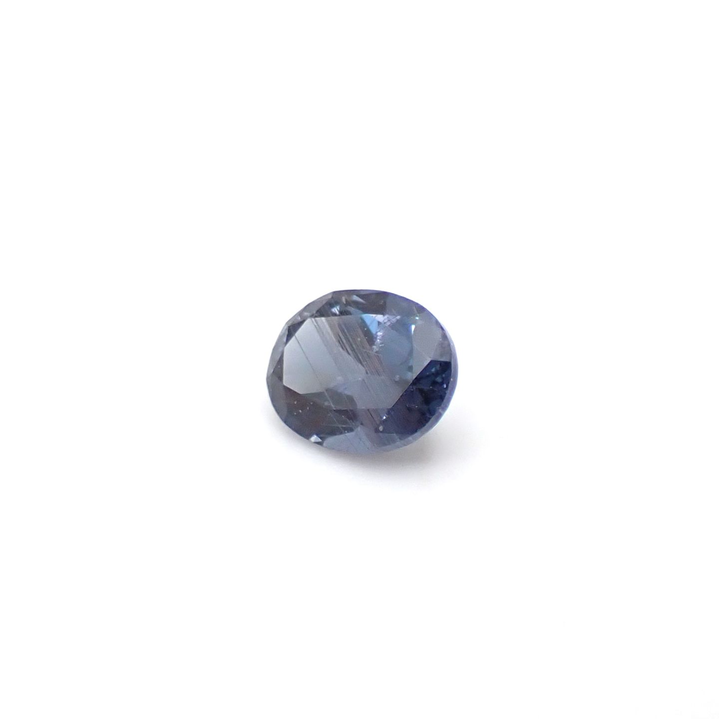 ベキリーブルーガーネット（カラーチェンジガーネット アレキタイプ） マダガスカル・ベキリー産 0.42ct / 5.1x3.9mm前後 [251231507]