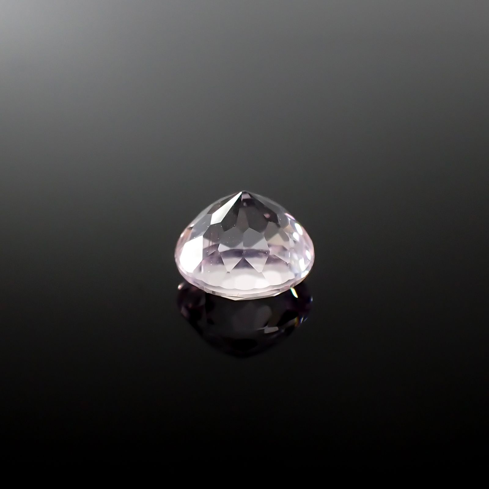 クンツァイト アフガニスタン産 1.09ct[240125351]6.2x6.2mm前後