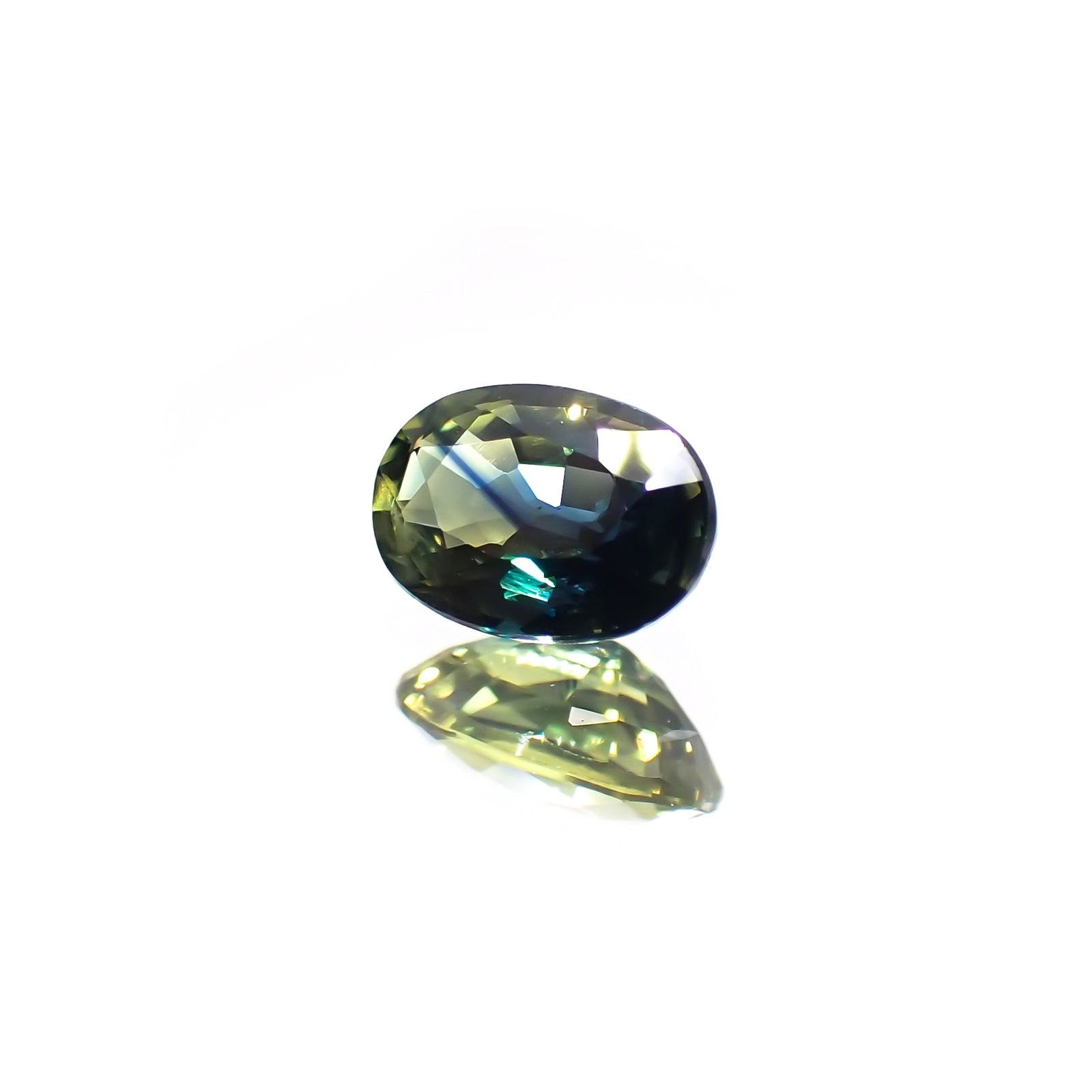 バイカラーサファイア(宝石名バイカラー・サファイア) タンザニア産 0.62ct 識別済[210711565]6×4.1mm前後