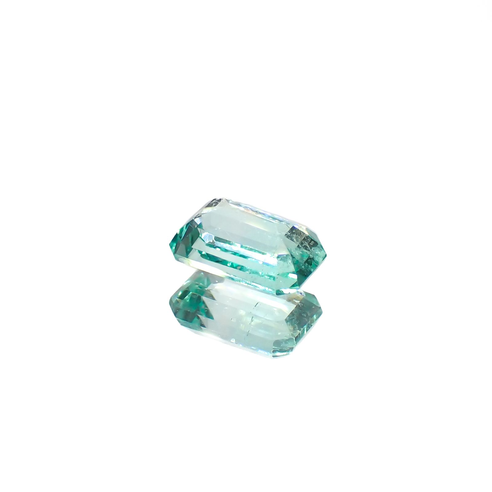 パステルカラーエメラルド コロンビア産 0.49ct[240225961]5.7x3.6mm前後