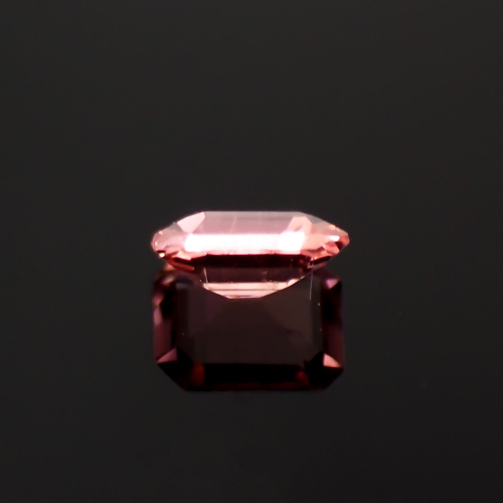 ヴェイリネナイト(宝石名ベイリネナイト)パキスタン産 0.11ct 識別済[221219288]3.2x2.6mm前後