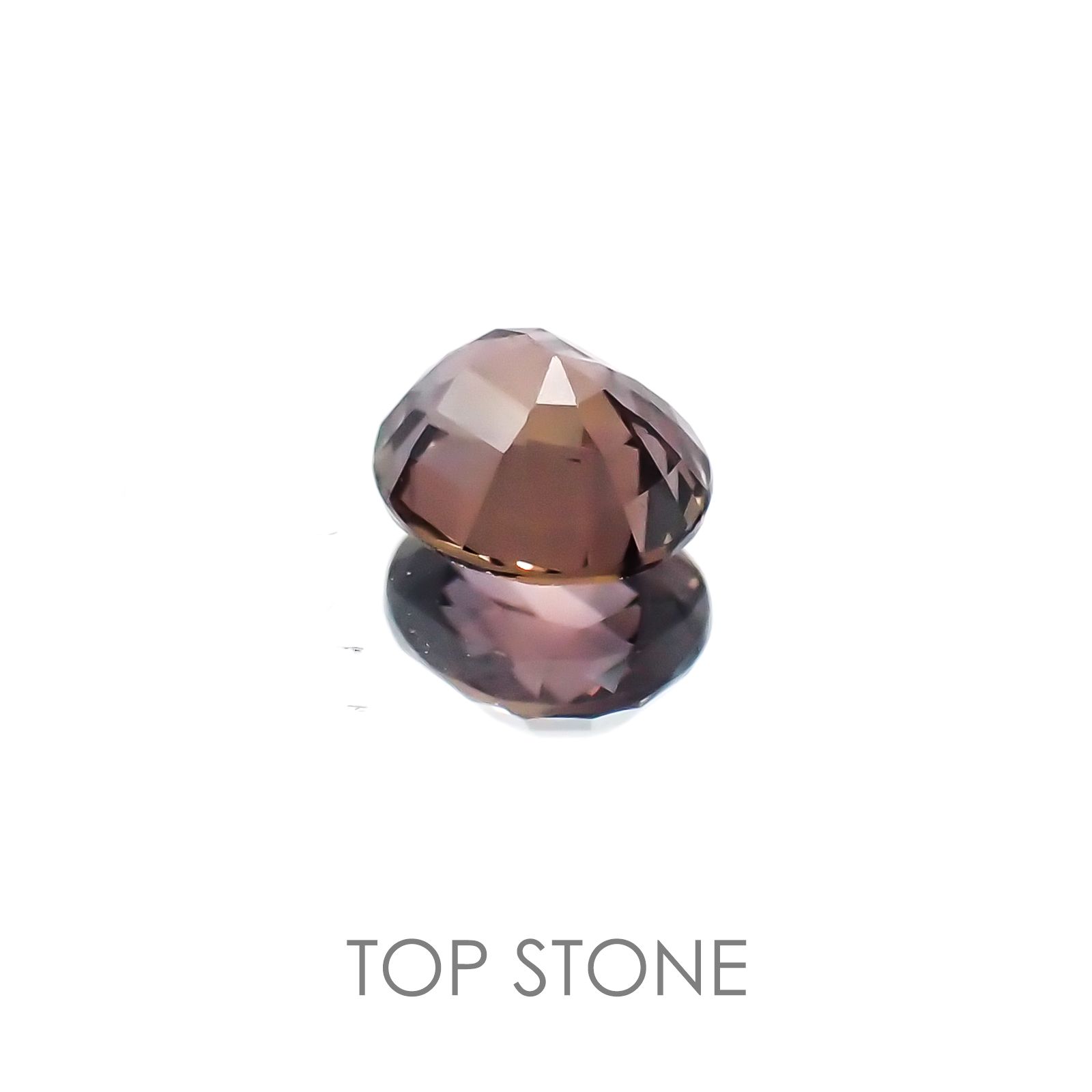 カラーチェンジサファイア非加熱(宝石名サファイア) タンザニア産 0.60ct 識別済[21018315]5.2×4.4mm前後