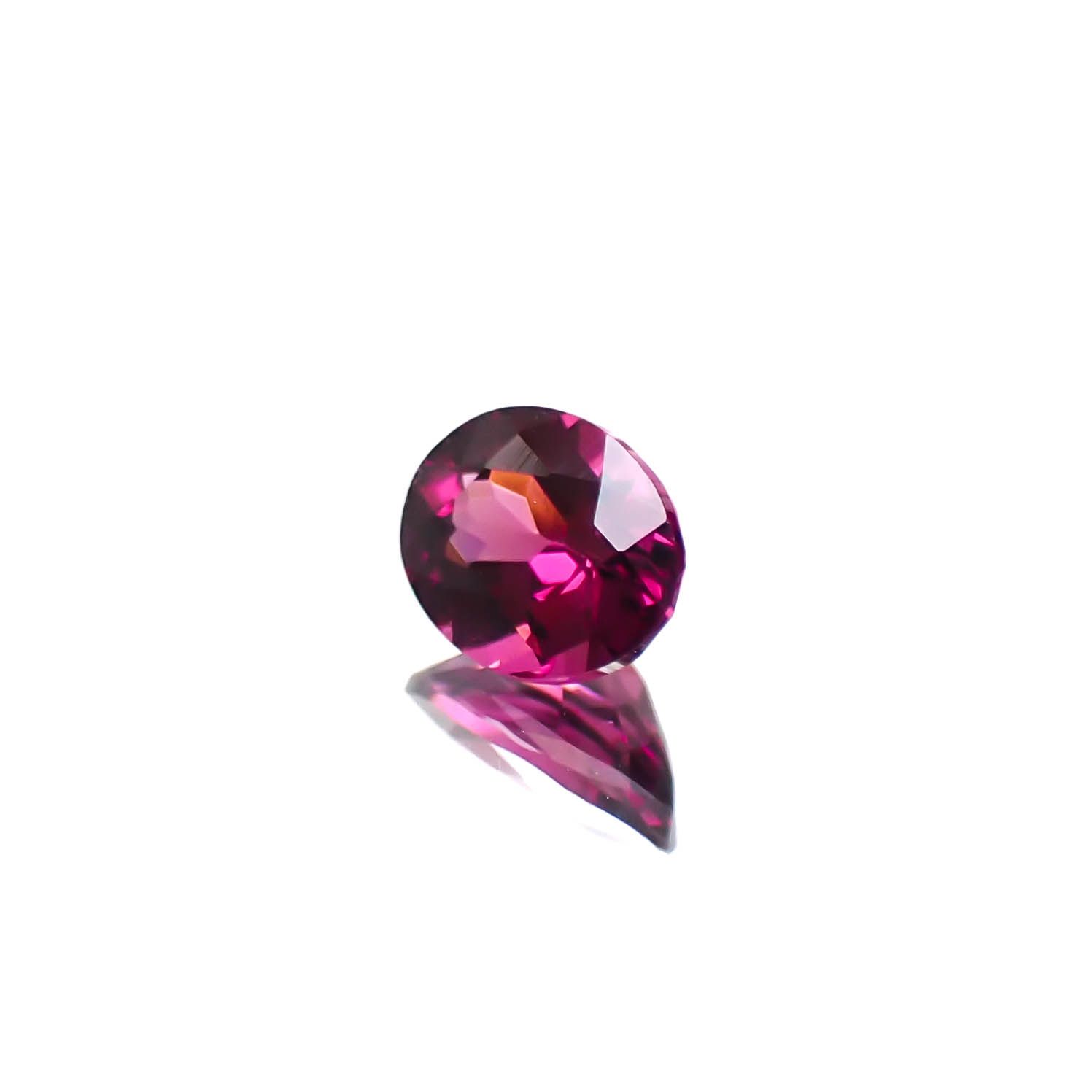 ロードライトガーネット(宝石名ガーネット)ブラジル産 0.64ct 識別済[250530371]6x4.5mm前後