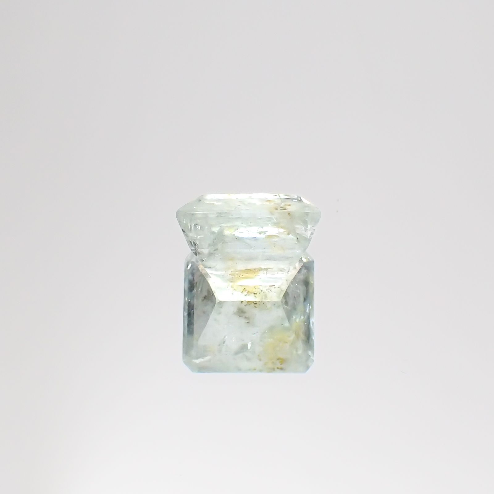 オーロラアクアマリン ブラジル産 5.32ct[231224676]10.4x10.1mm前後
