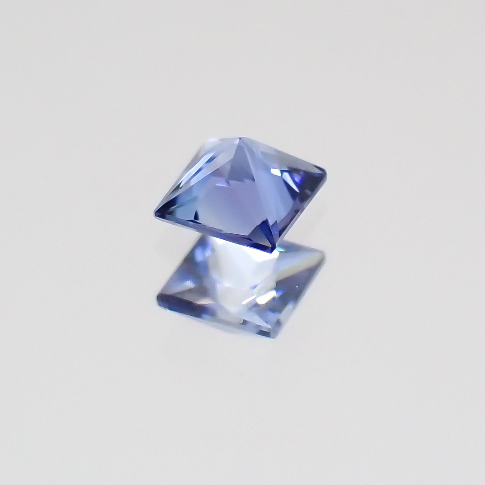 ◇プリンセスカット◇ベニトアイト アメリカ産 ルース 0.058ct[21049044]2.2×2.2mm前後