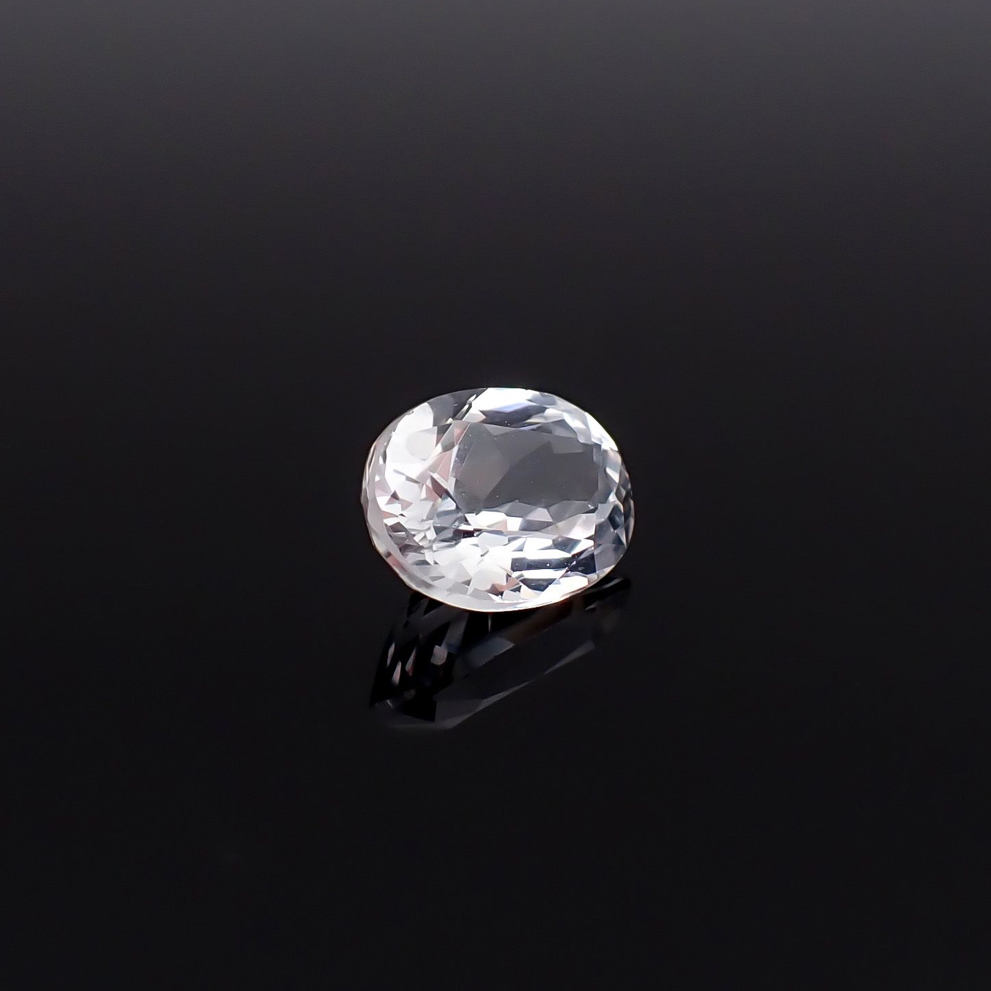 シルバーアパタイト フルオレッセンス アフリカ産 識別済 1.09ct / 7.4x5.5mm前後 [260632513]