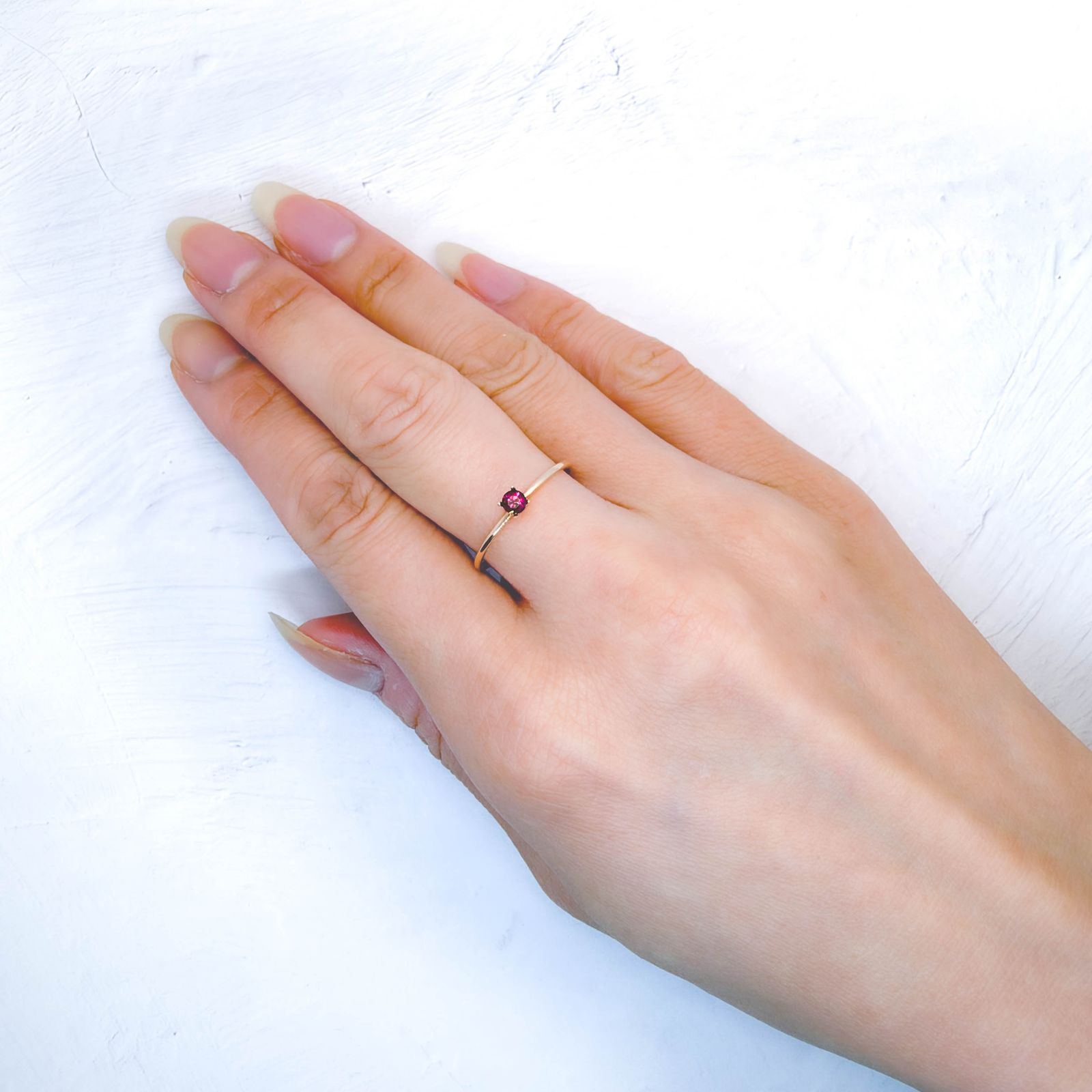 ルビー グリーンランド産 0.13ct / 3x3mm前後 [261033231]