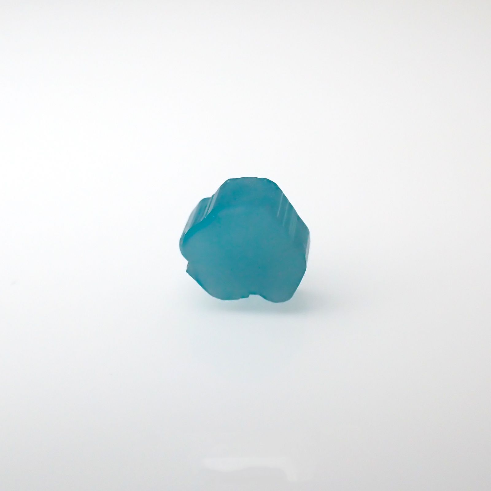 パライバトルマリン 原石スライス ブラジル・パライバ州バターリャ鉱山産 1.55ct[220616502]6.4x7.2mm前後