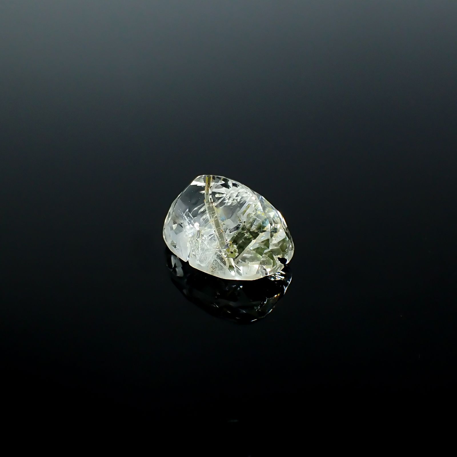 アパタイトイントパーズ(宝石名アパタイト イン トパーズ)ブラジル産 19.43ct 識別済[240225932]16.8x13.2mm前後