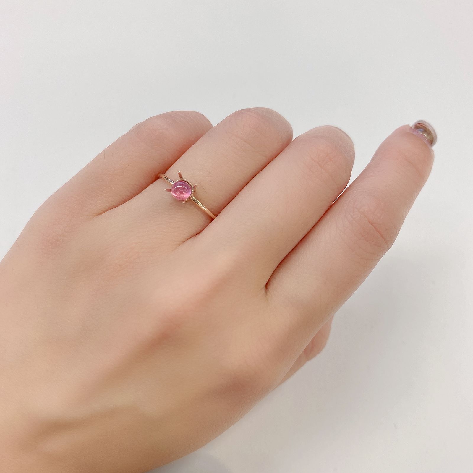 ペツォッタイトキャッツアイ(ラズベリル)(宝石名ペツォッタイト・キャッツアイ) マダガスカル産 0.433ct ソ付(彩珠)[210711982]4.6×4mm前後