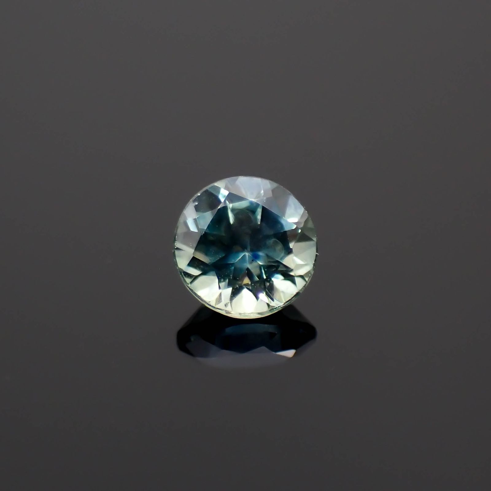 モンタナサファイア アメリカ・モンタナ州産 0.33ct[230823030]3.9x3.9mm前後