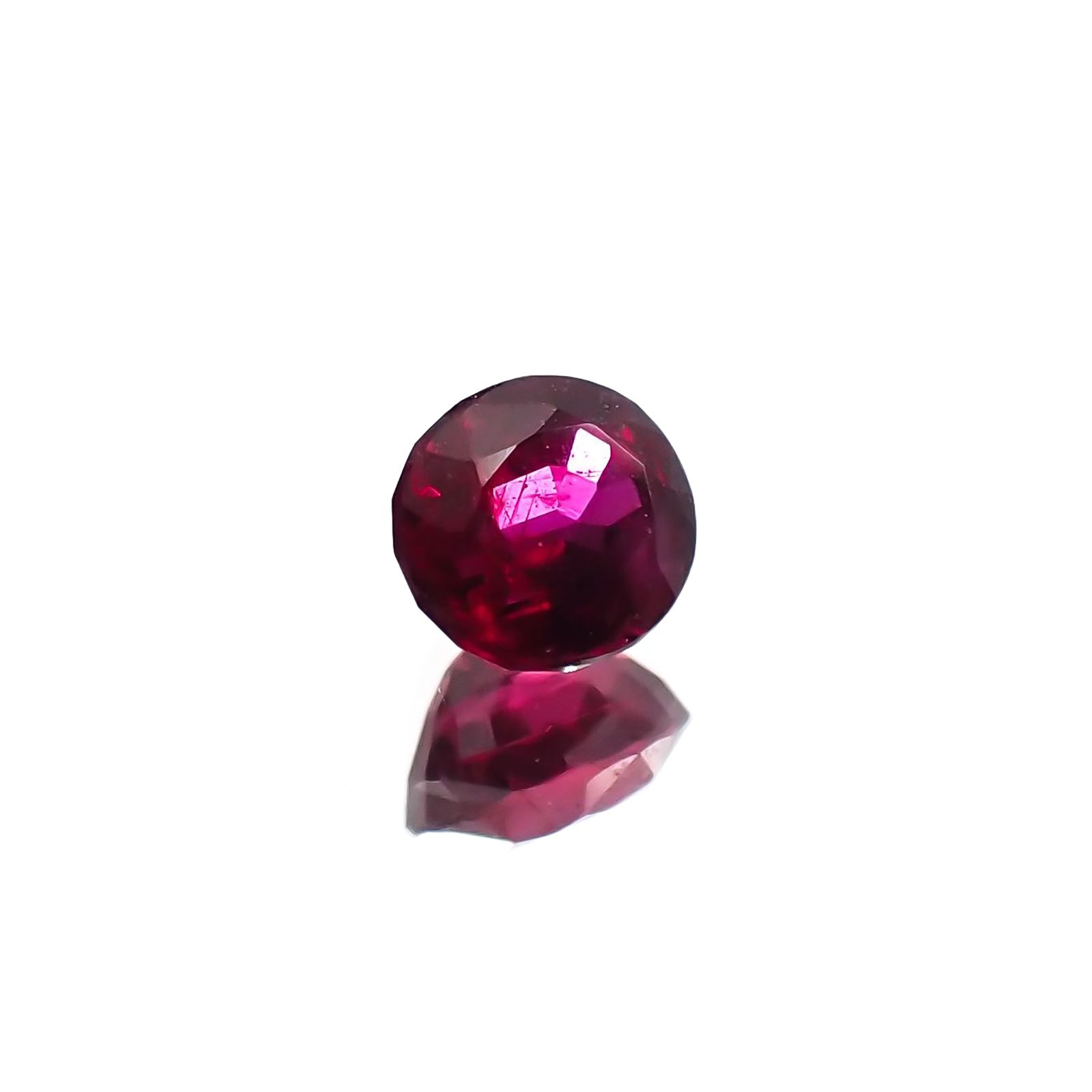 ルビー 非加熱(宝石名ルビー) マダガスカル産 識別済 0.29ct / 3.8x3.4mm前後 [210711738]