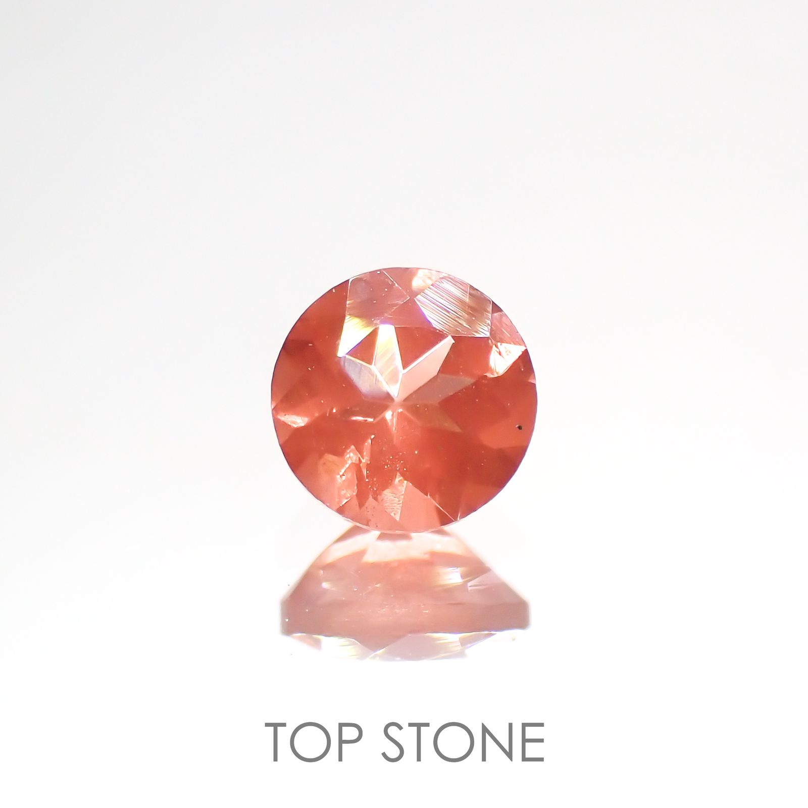 オレゴンサンストーン(宝石名ラブラドライト) アメリカ・オレゴン州産 0.49ct 識別済[20128389]5.2×5.2mm前後