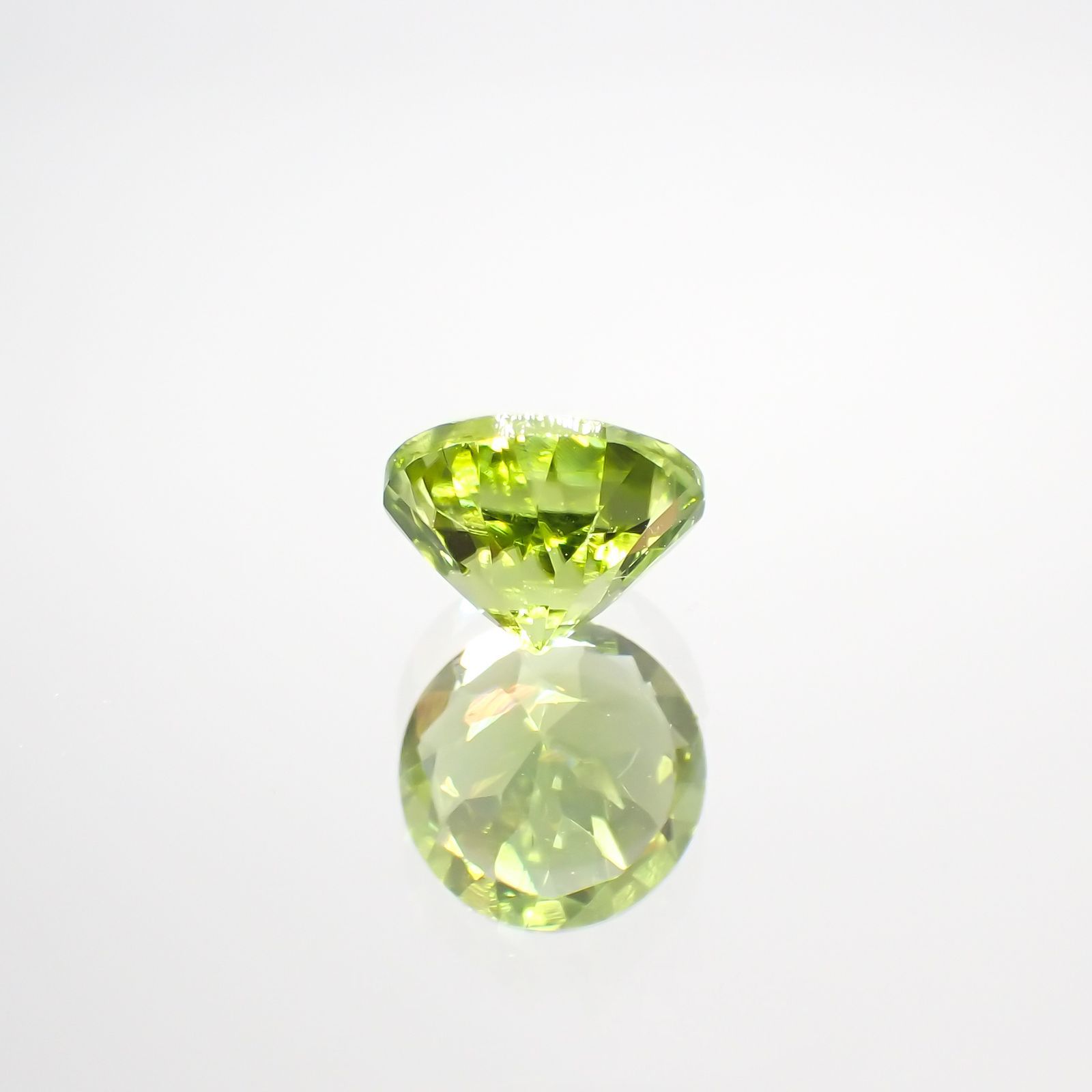 ペリドット(宝石名ペリドット) パキスタン産 1.11ct 識別済[210813071]6.4×6.4mm前後