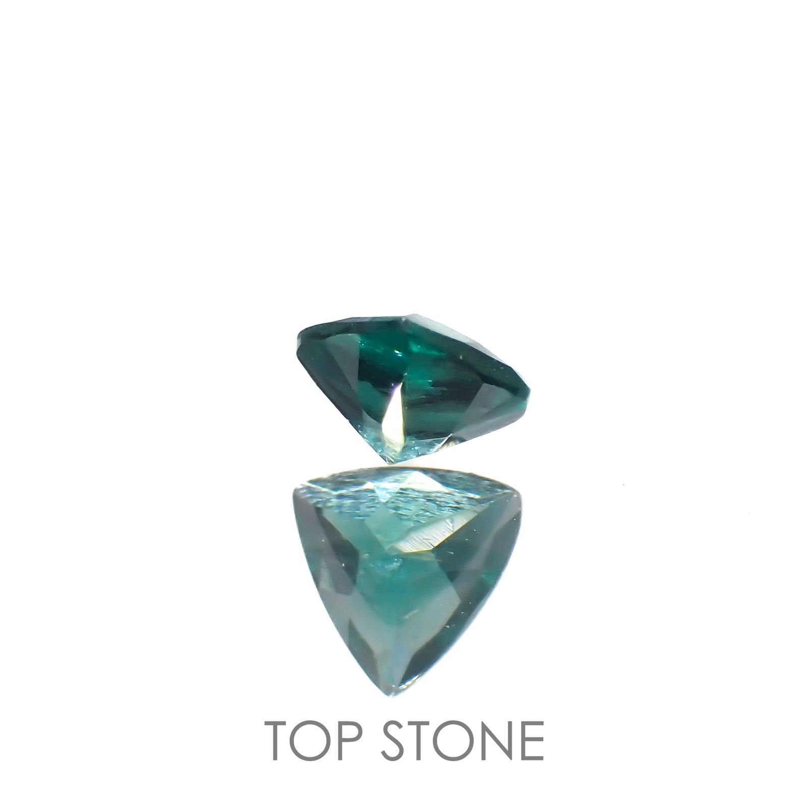 グリーンアパタイト(ノーブルモロキサイト)(宝石名アパタイト)マダガスカル産 0.27ct 識別済[220616380]4.3x4.4mm前後