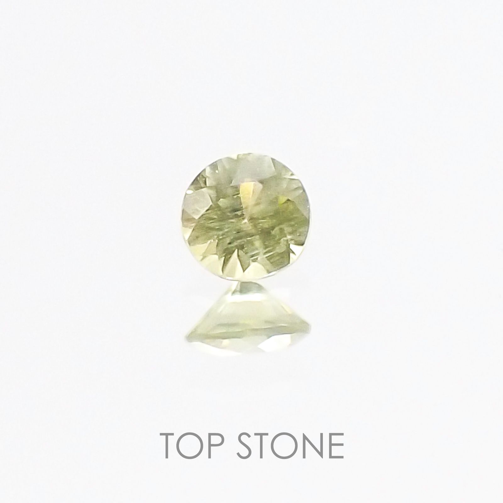 パラサイティックペリドット ソーティング付き 採取地：ロシア 0.047ct[20117252]2.3×2.3mm前後