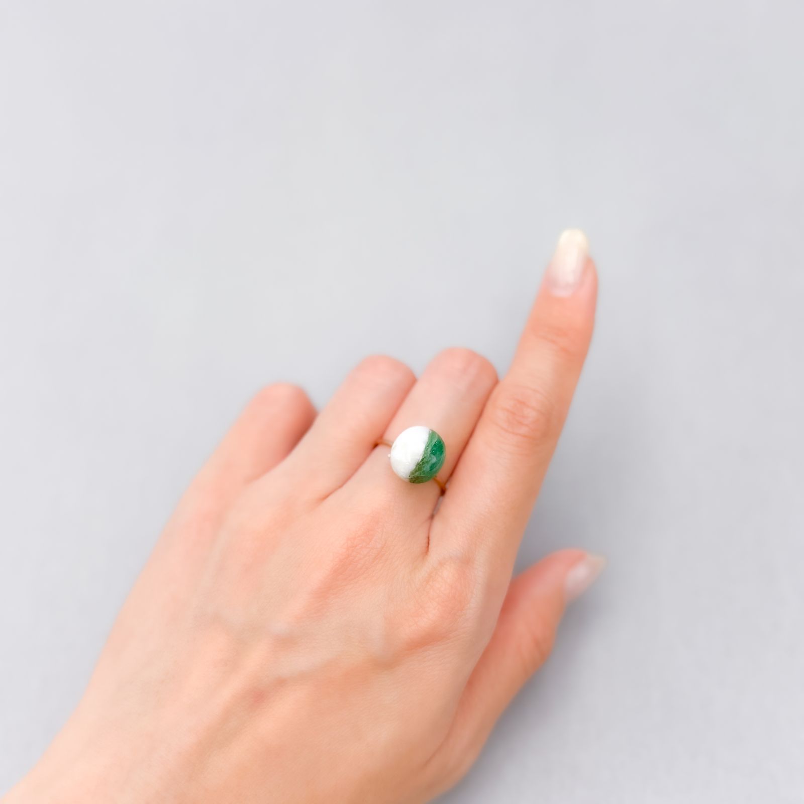 マトリックスエメラルド(エメラルドインクォーツ/フェルドスパー) ブラジル産 5.06ct [250430165]12x10.9mm前後